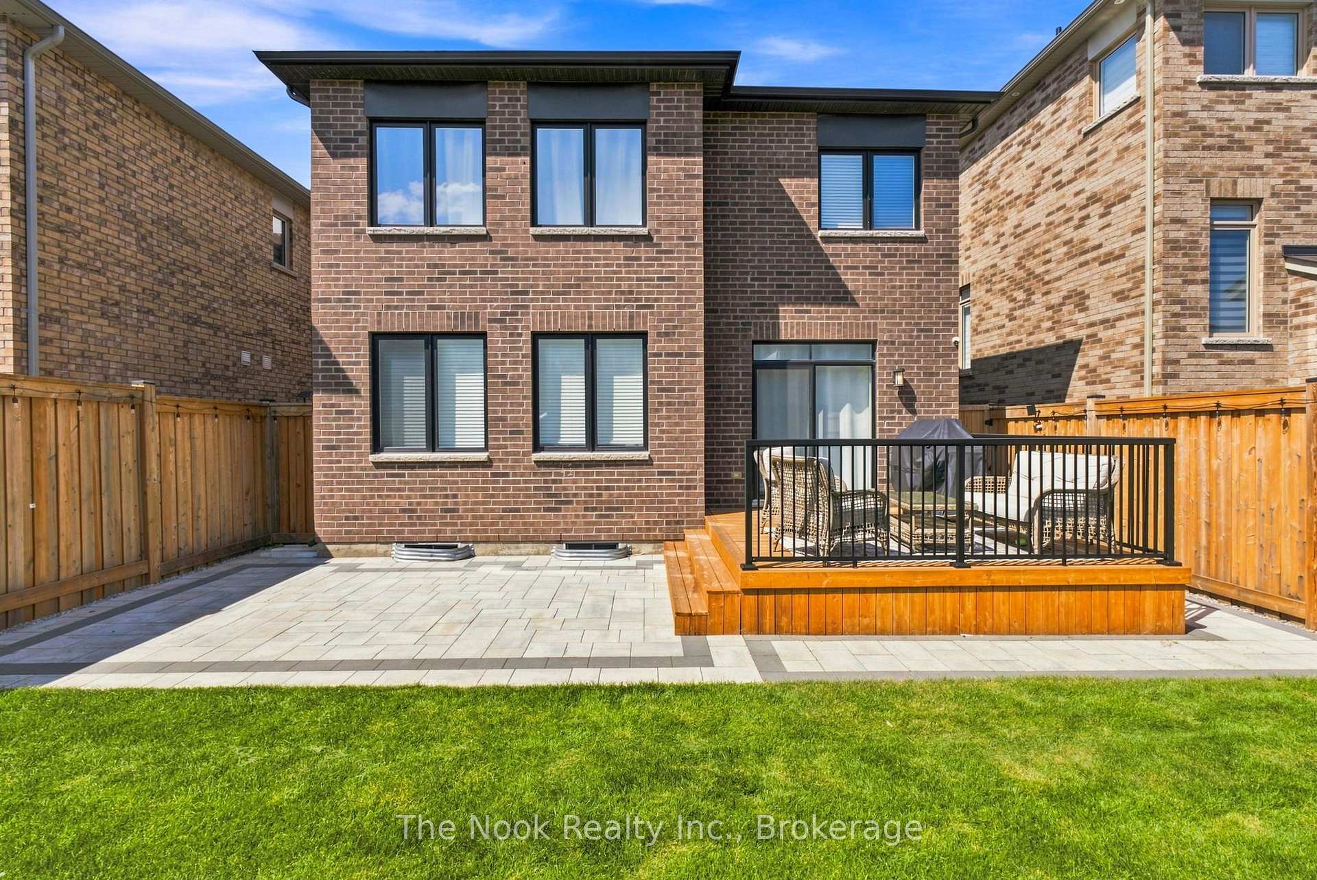 Photo 48 of 100 Woolacott Lane, Clarington, Bowmanville — HOMEH