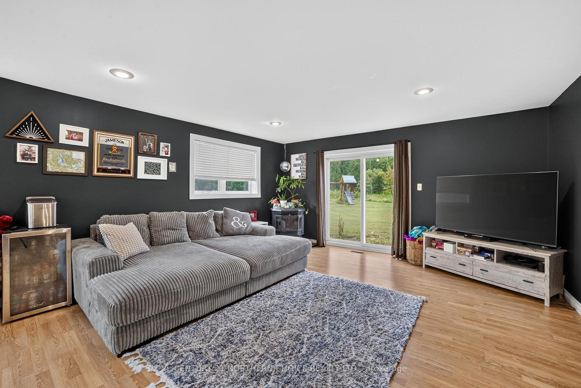 Photo 29 of 93 Peterson Road, Kenora, Redditt Road East — HOMEH