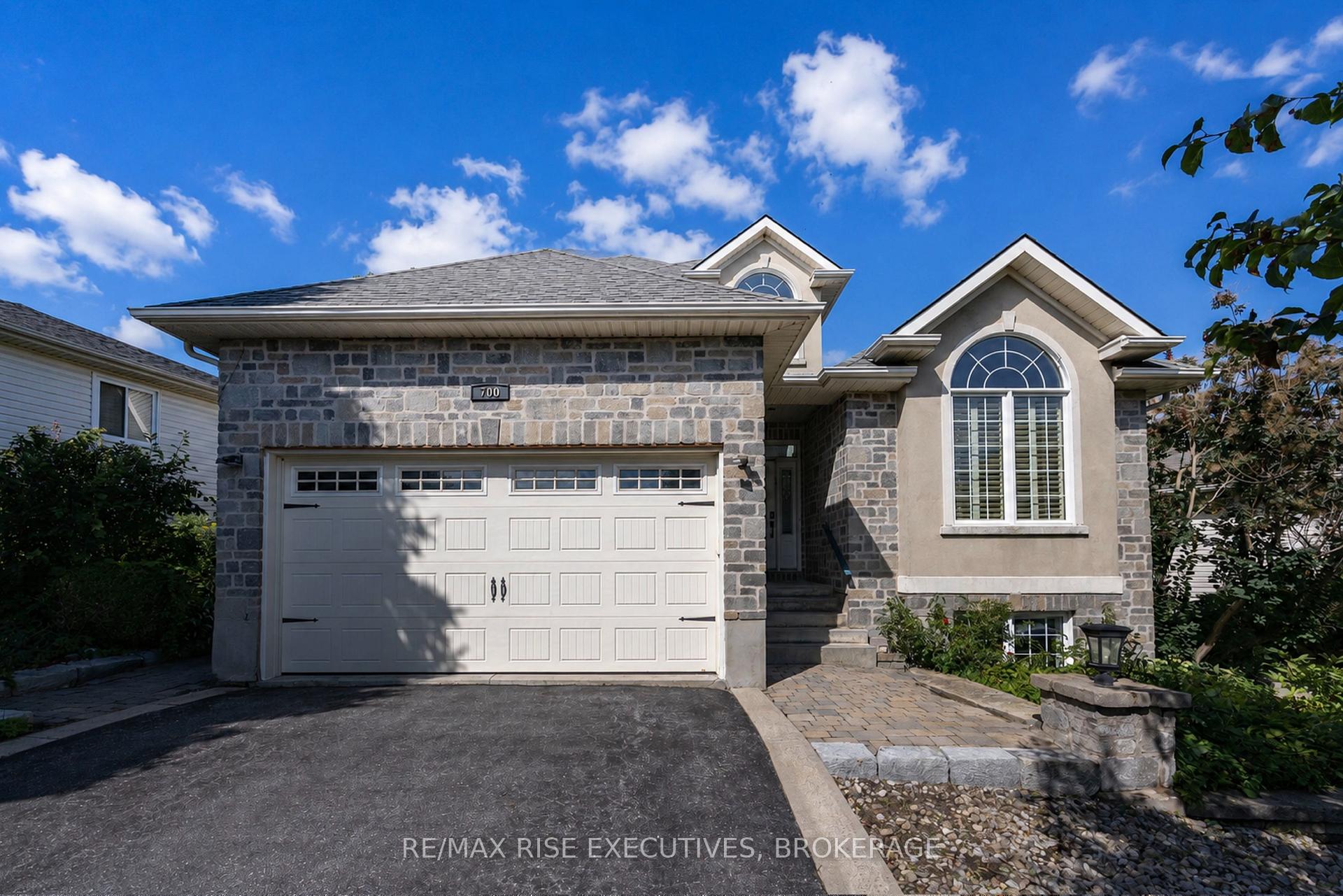 Photo 2 of 700 Melrose Street, Kingston, East Gardiners Rd — HOMEH