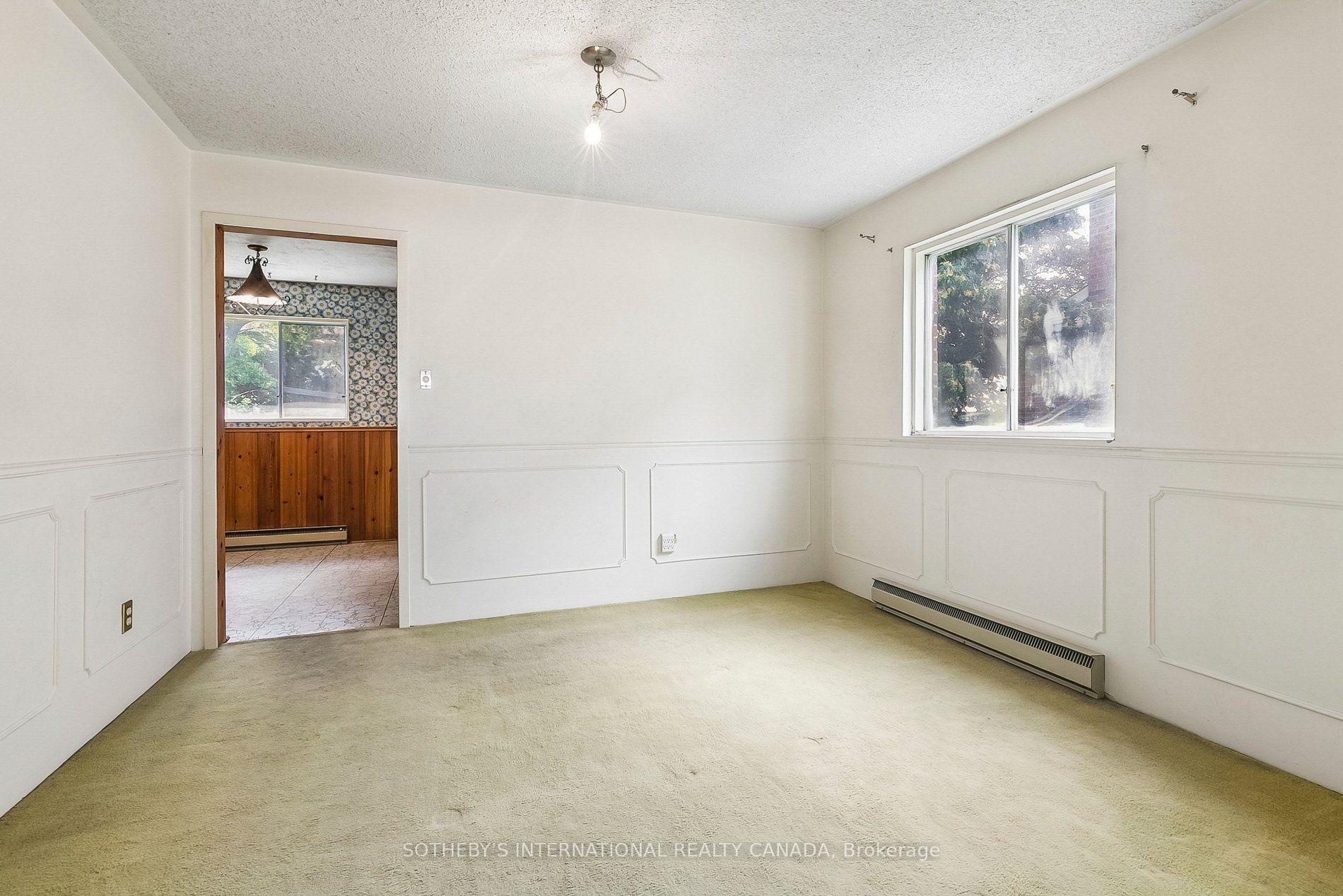 Photo 8 of 63 Cobblestone Drive, North York, Don Valley Village — HOMEH