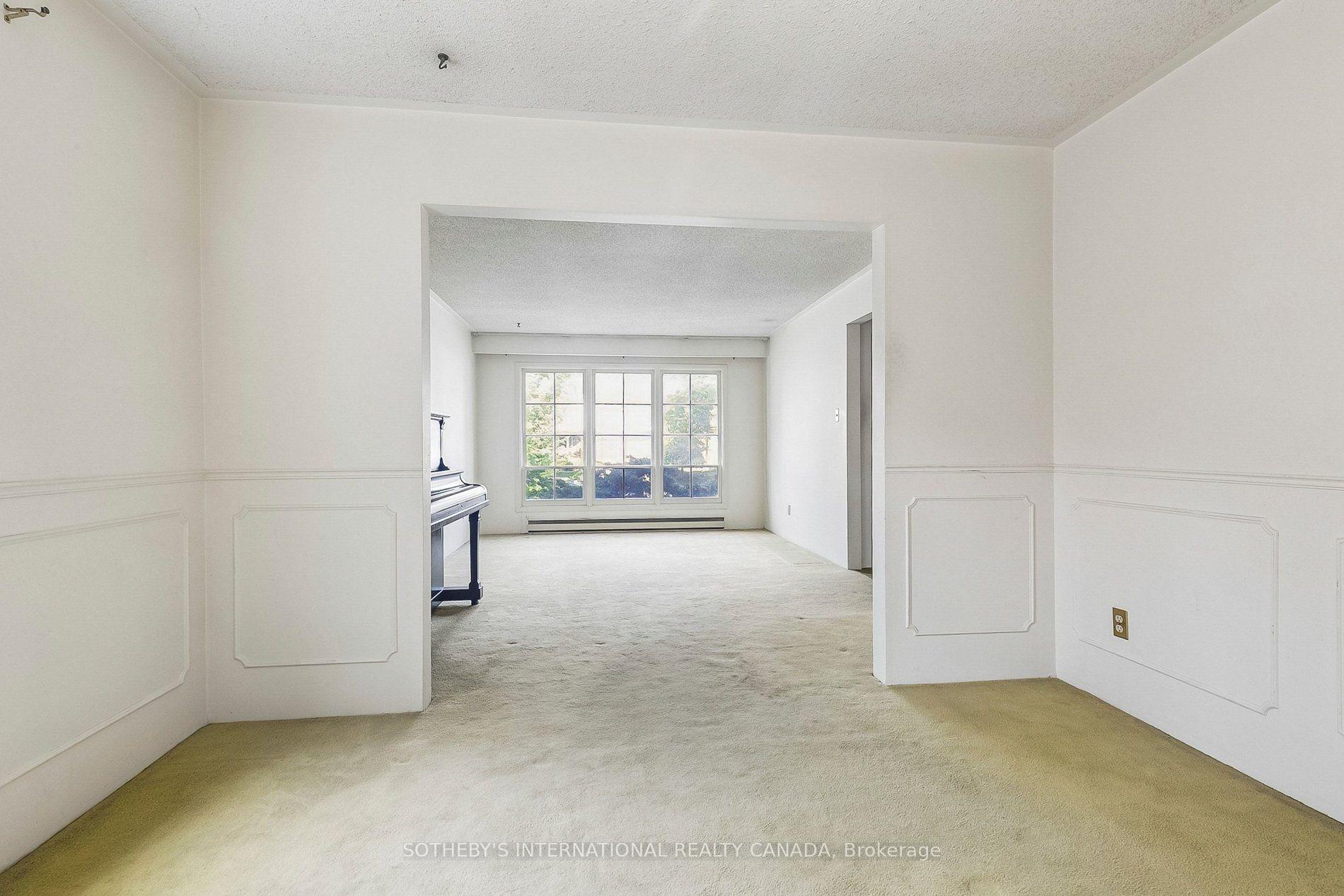 Photo 9 of 63 Cobblestone Drive, North York, Don Valley Village — HOMEH