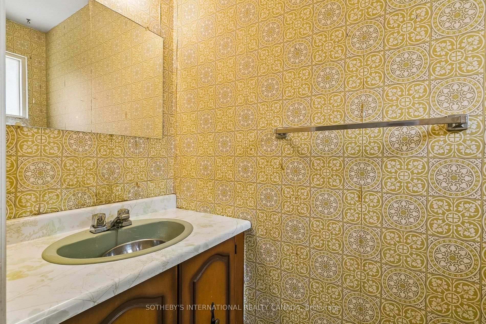 Photo 15 of 63 Cobblestone Drive, North York, Don Valley Village — HOMEH