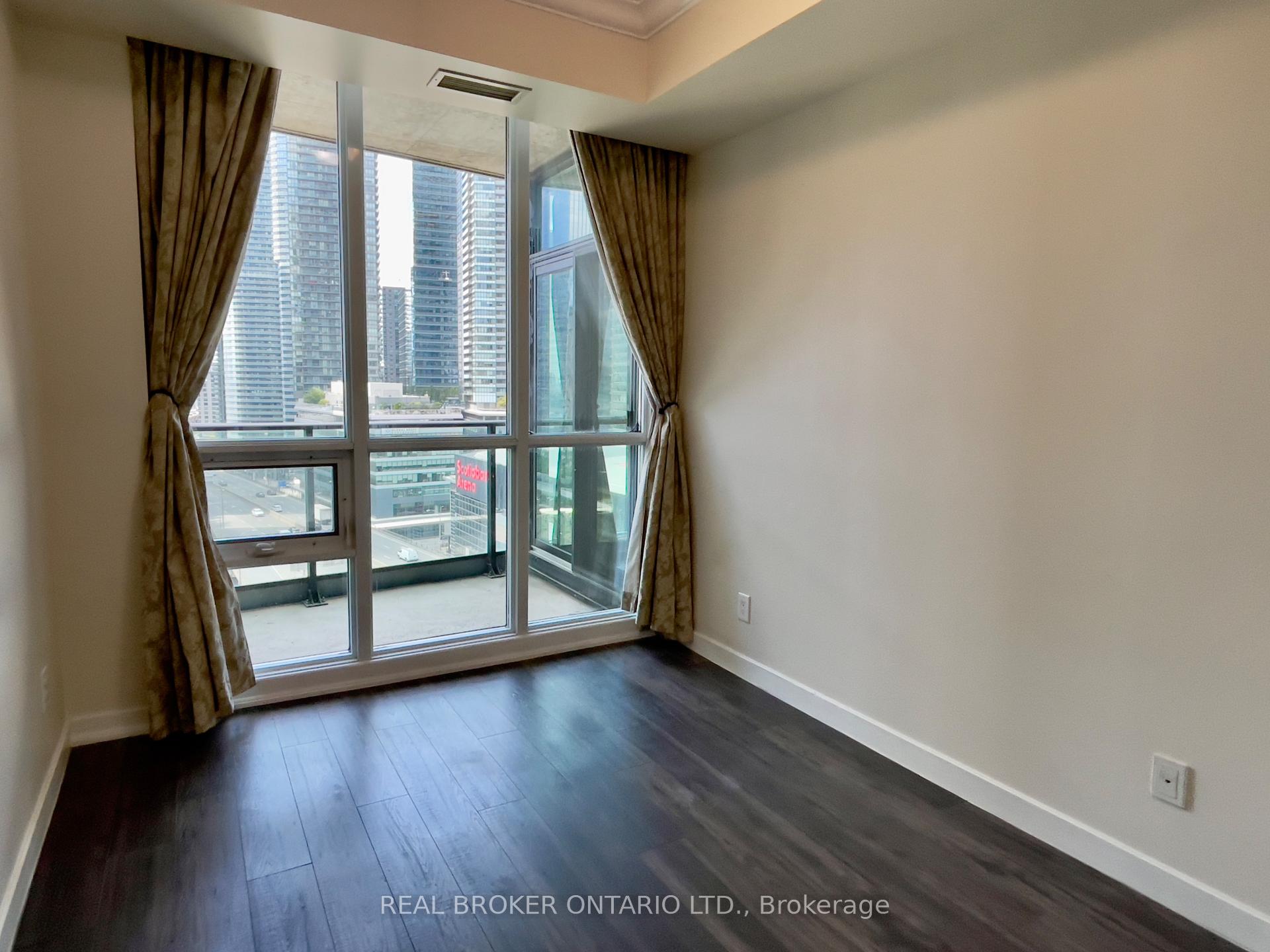 Photo 18 of Unit 1601, 18 Harbour Street, Toronto, Waterfront Communities — HOMEH