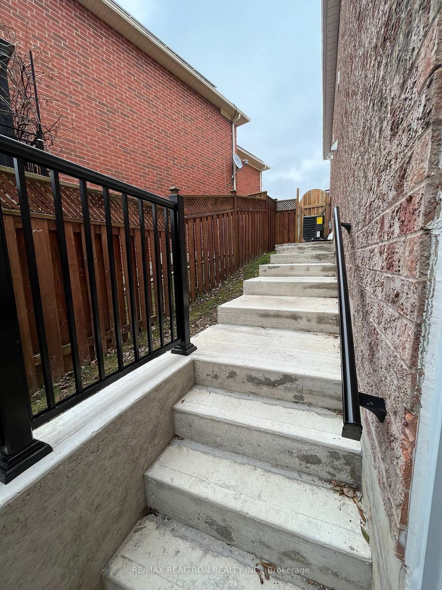 Photo 9 of Unit Lower, 82 Rush Road, Aurora, Bayview Wellington — HOMEH