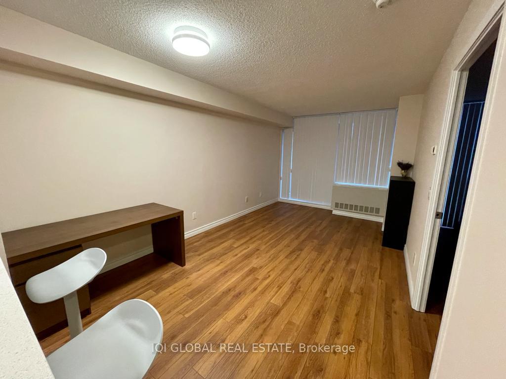 Photo 4 of 4978 Yonge Street, North York, Lansing-Westgate — HOMEH