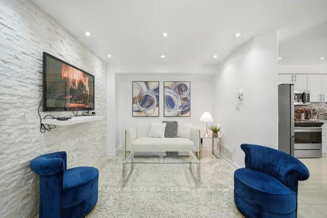 Photo 5 of Unit 12, 9900 Mclaughlin Road, Brampton, Fletcher's Creek Village — HOMEH