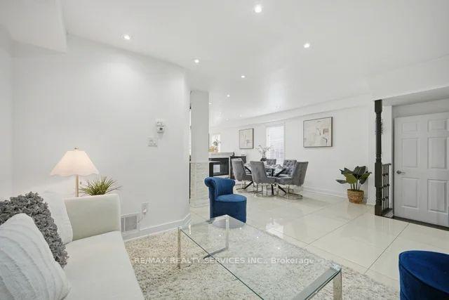 Photo 7 of Unit 12, 9900 Mclaughlin Road, Brampton, Fletcher's Creek Village — HOMEH