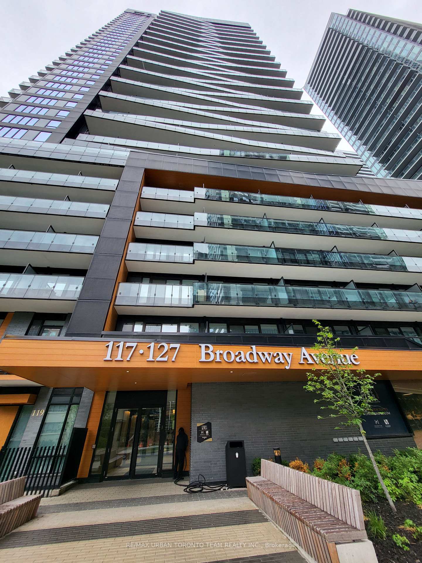 Photo 1 of Unit 3402, 117 Broadway Avenue, Toronto, Mount Pleasant West — HOMEH