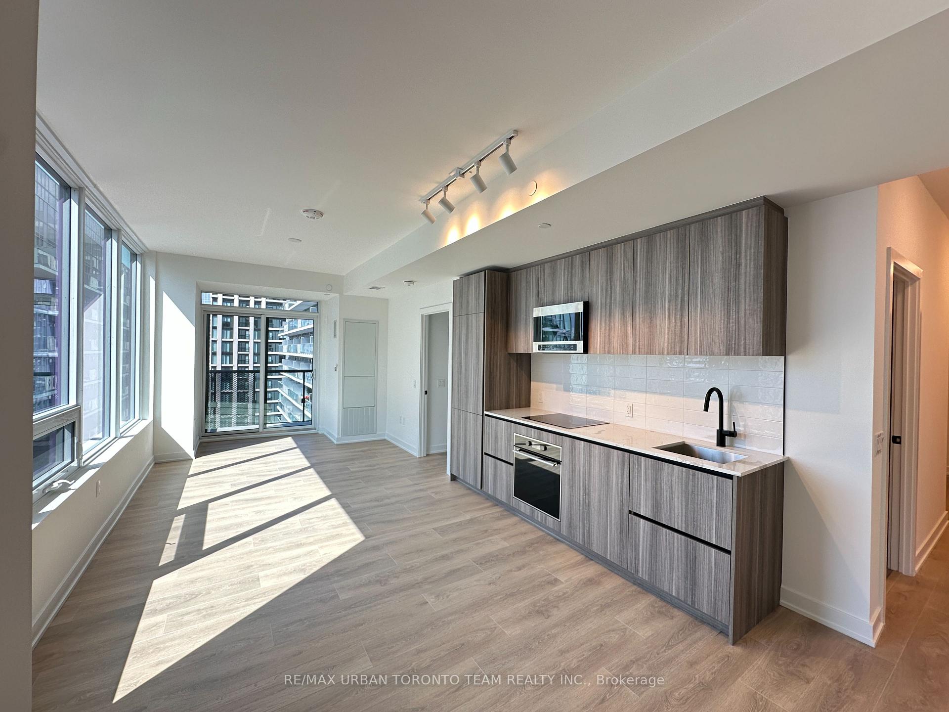 Photo 2 of Unit 3402, 117 Broadway Avenue, Toronto, Mount Pleasant West — HOMEH