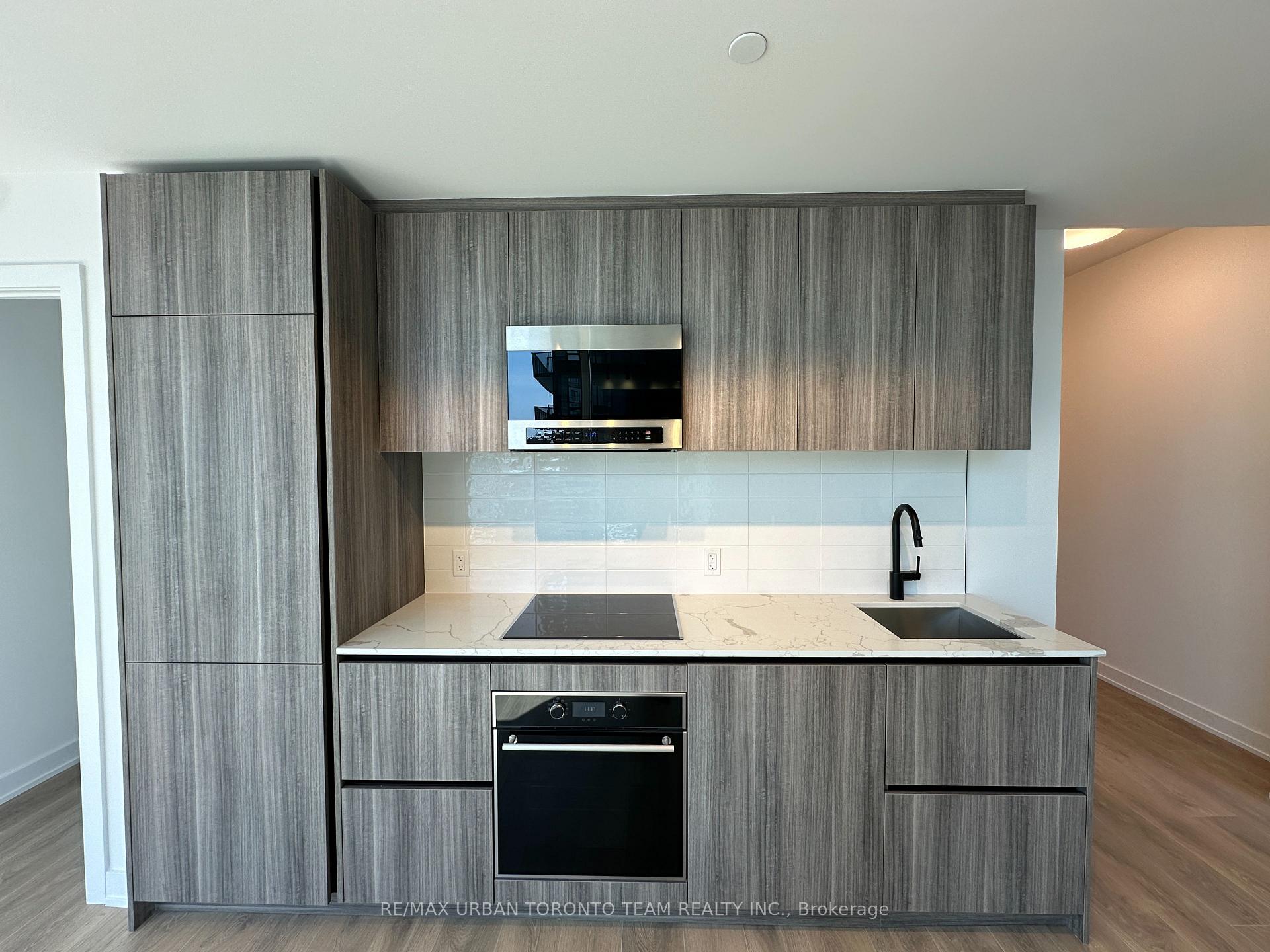 Photo 3 of Unit 3402, 117 Broadway Avenue, Toronto, Mount Pleasant West — HOMEH