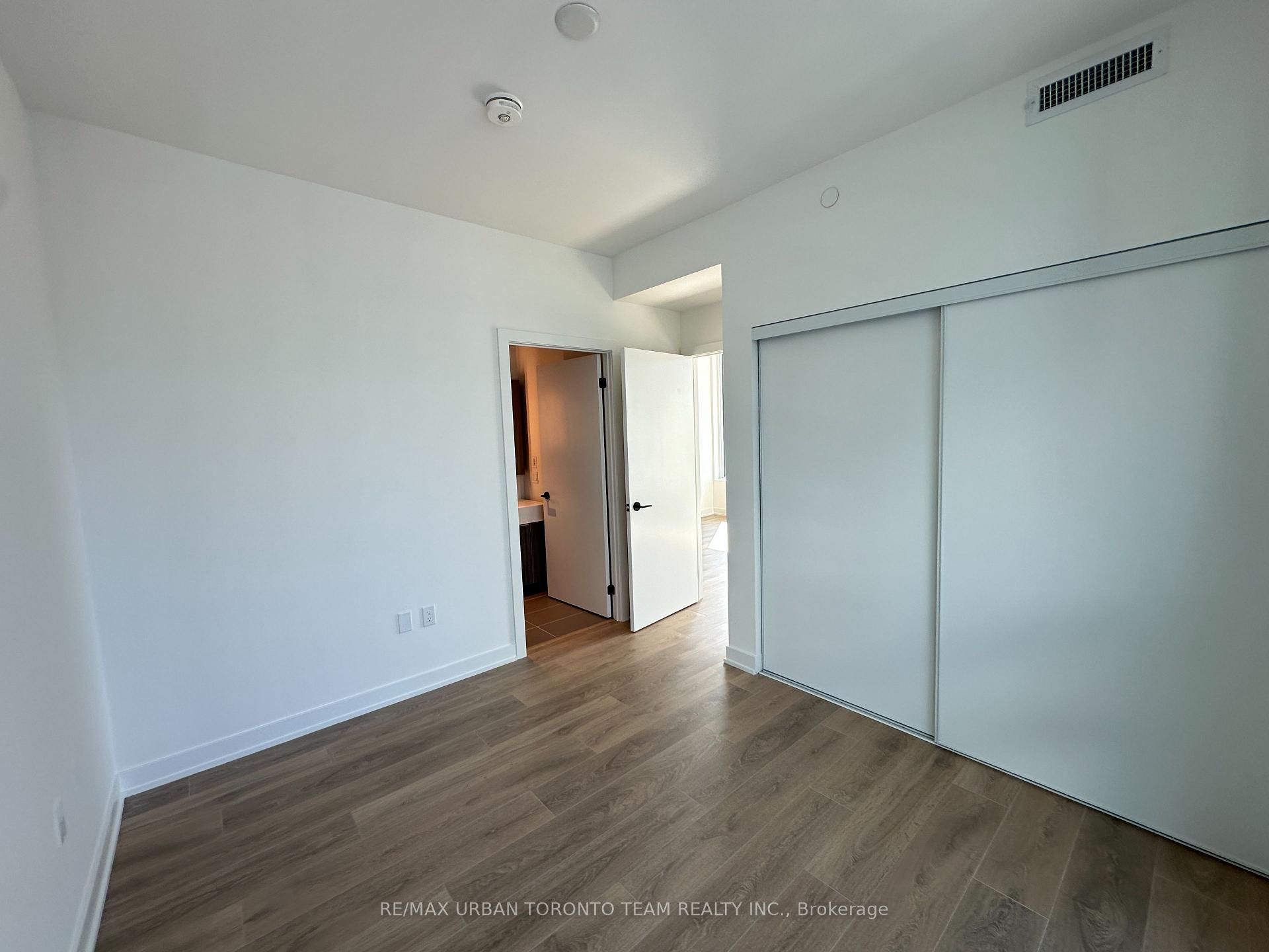 Photo 8 of Unit 3402, 117 Broadway Avenue, Toronto, Mount Pleasant West — HOMEH