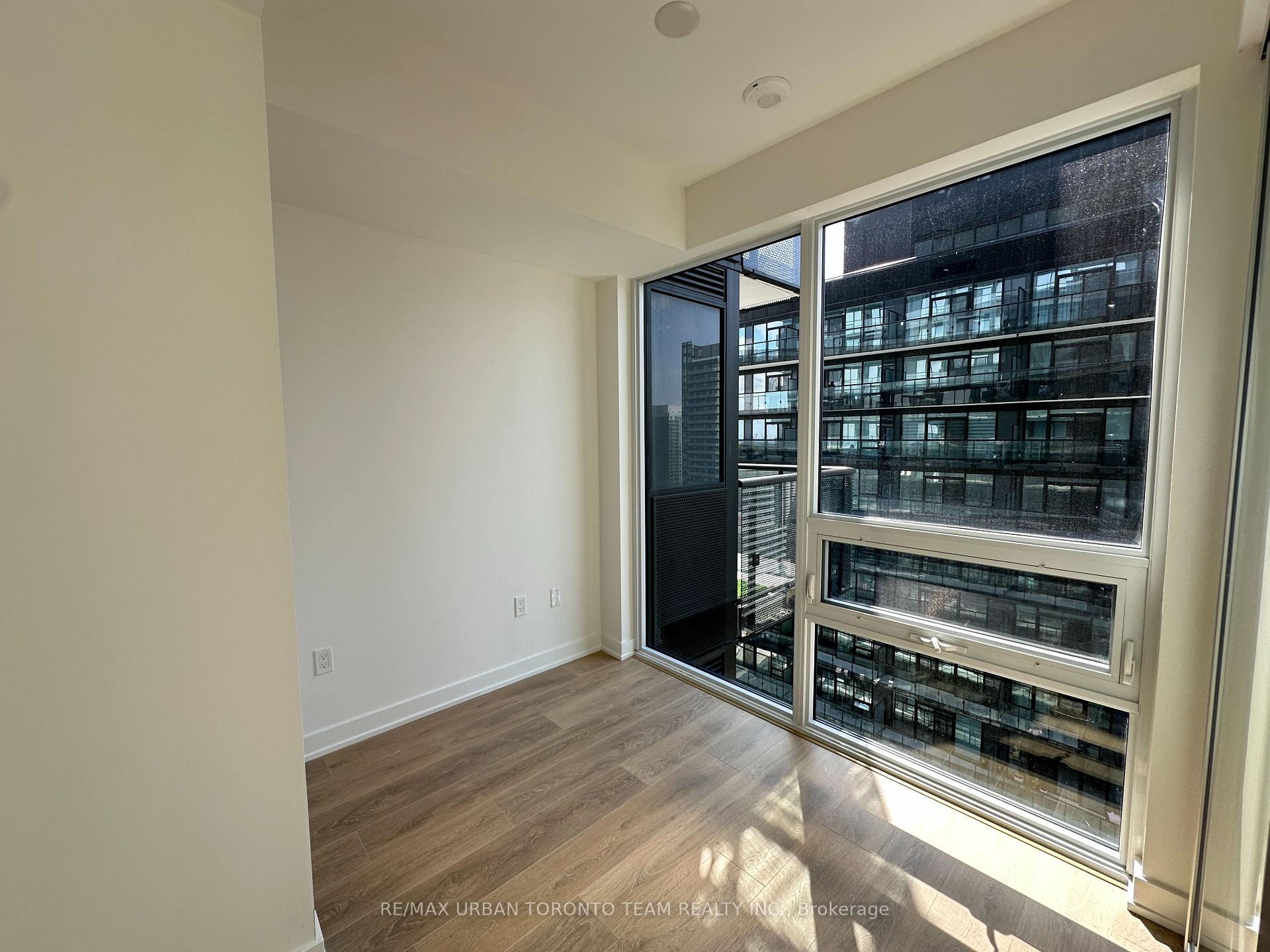 Photo 9 of Unit 3402, 117 Broadway Avenue, Toronto, Mount Pleasant West — HOMEH