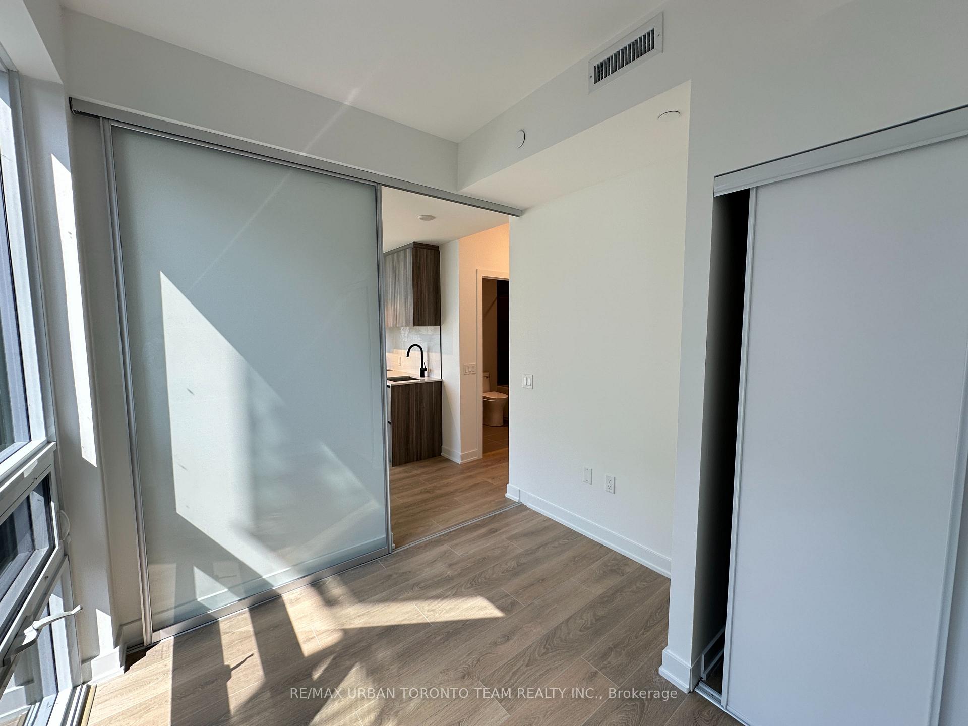 Photo 10 of Unit 3402, 117 Broadway Avenue, Toronto, Mount Pleasant West — HOMEH