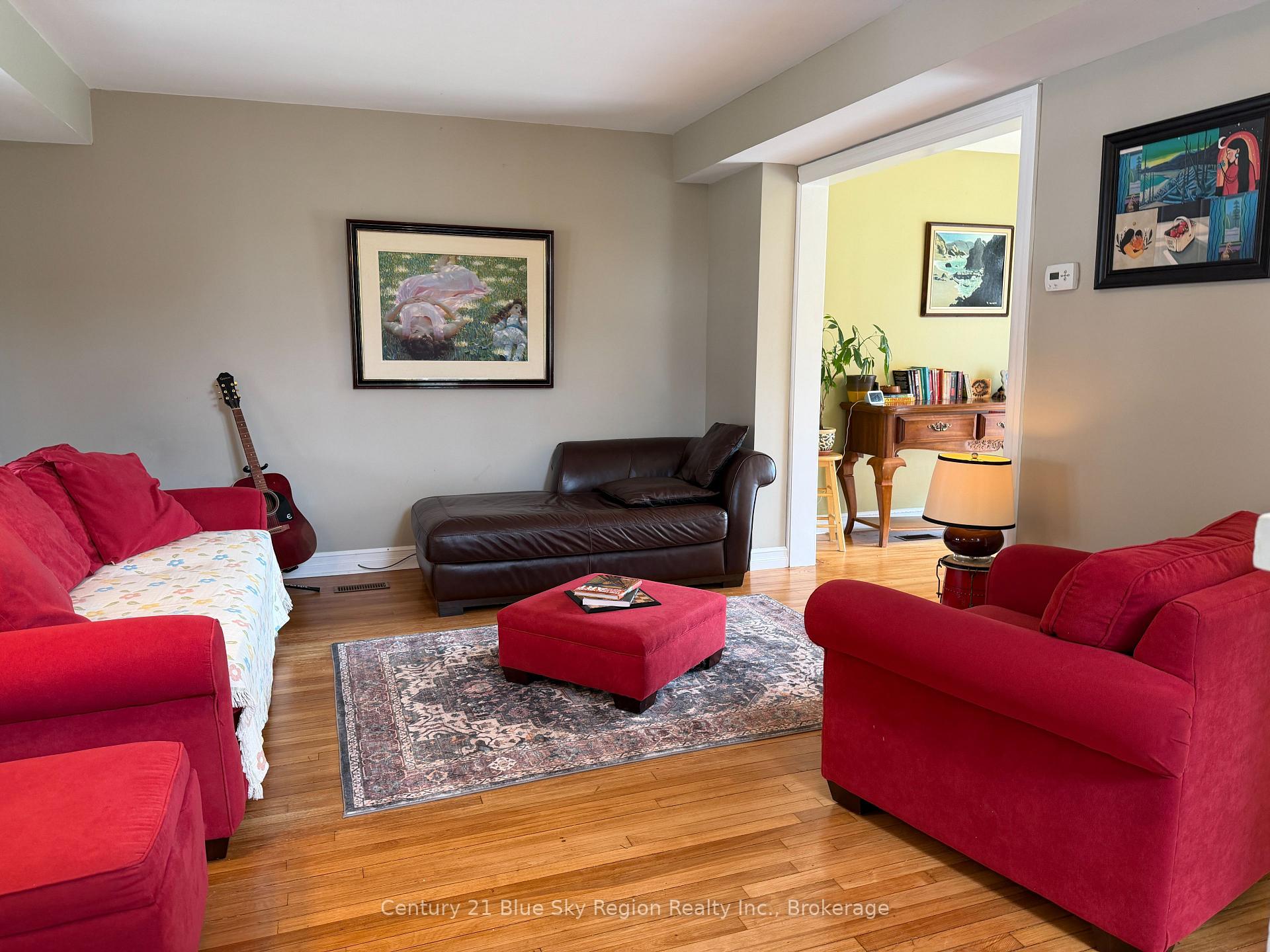 Photo 14 of 172 Fourth Avenue E, North Bay, Central — HOMEH