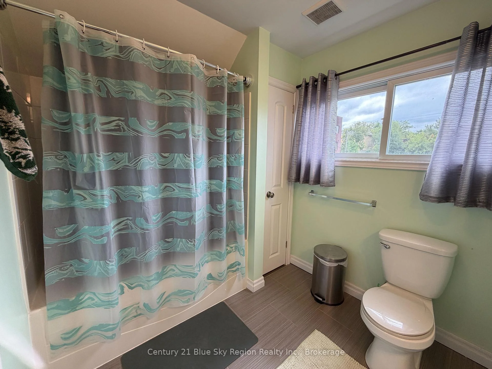 Photo 25 of 172 Fourth Avenue E, North Bay, Central — HOMEH