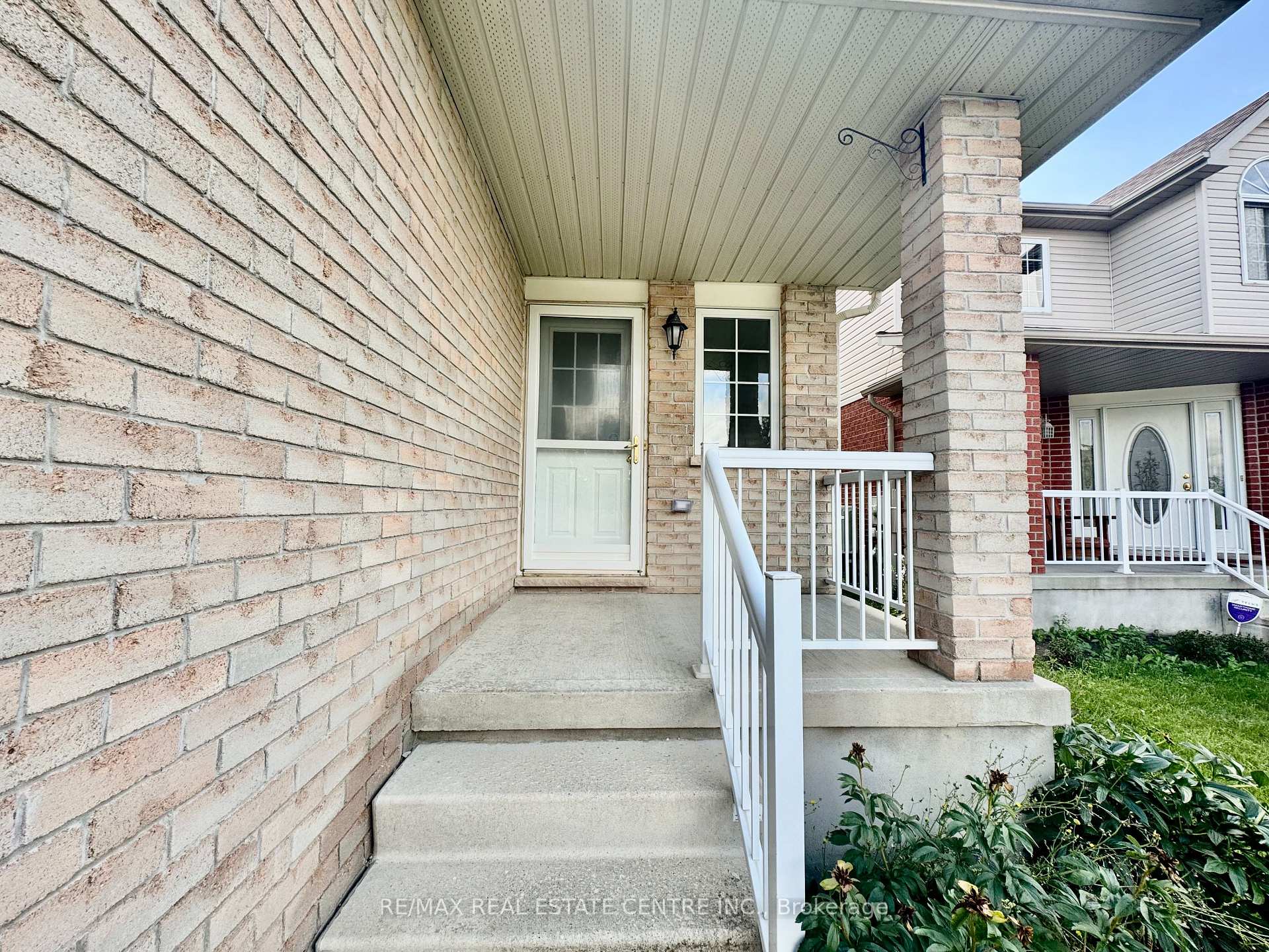 Photo 3 of 56 Lena Crescent, Cambridge, Greenway-Chaplin — HOMEH