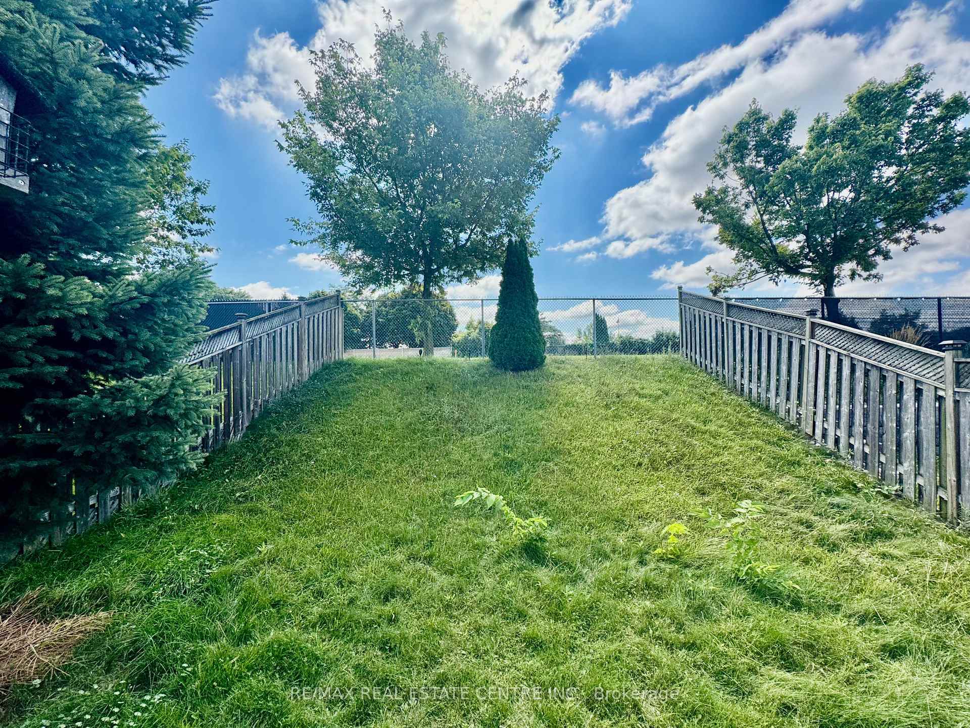 Photo 31 of 56 Lena Crescent, Cambridge, Greenway-Chaplin — HOMEH
