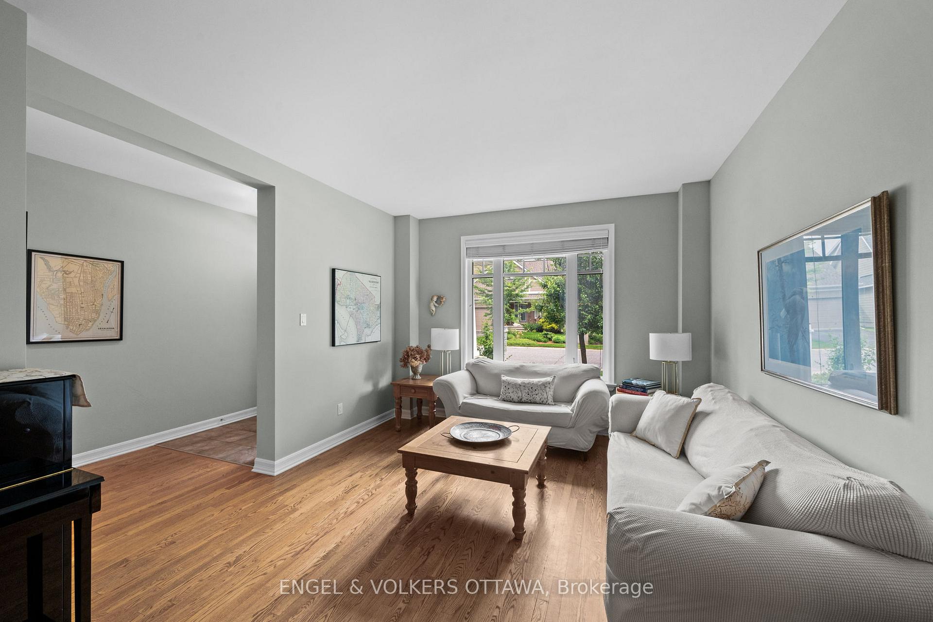 Photo 5 of 564 Erinwoods Circle, Ottawa, Barrhaven - Stonebridge — HOMEH