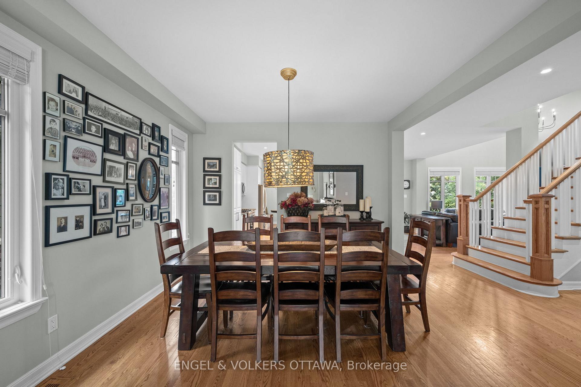 Photo 7 of 564 Erinwoods Circle, Ottawa, Barrhaven - Stonebridge — HOMEH