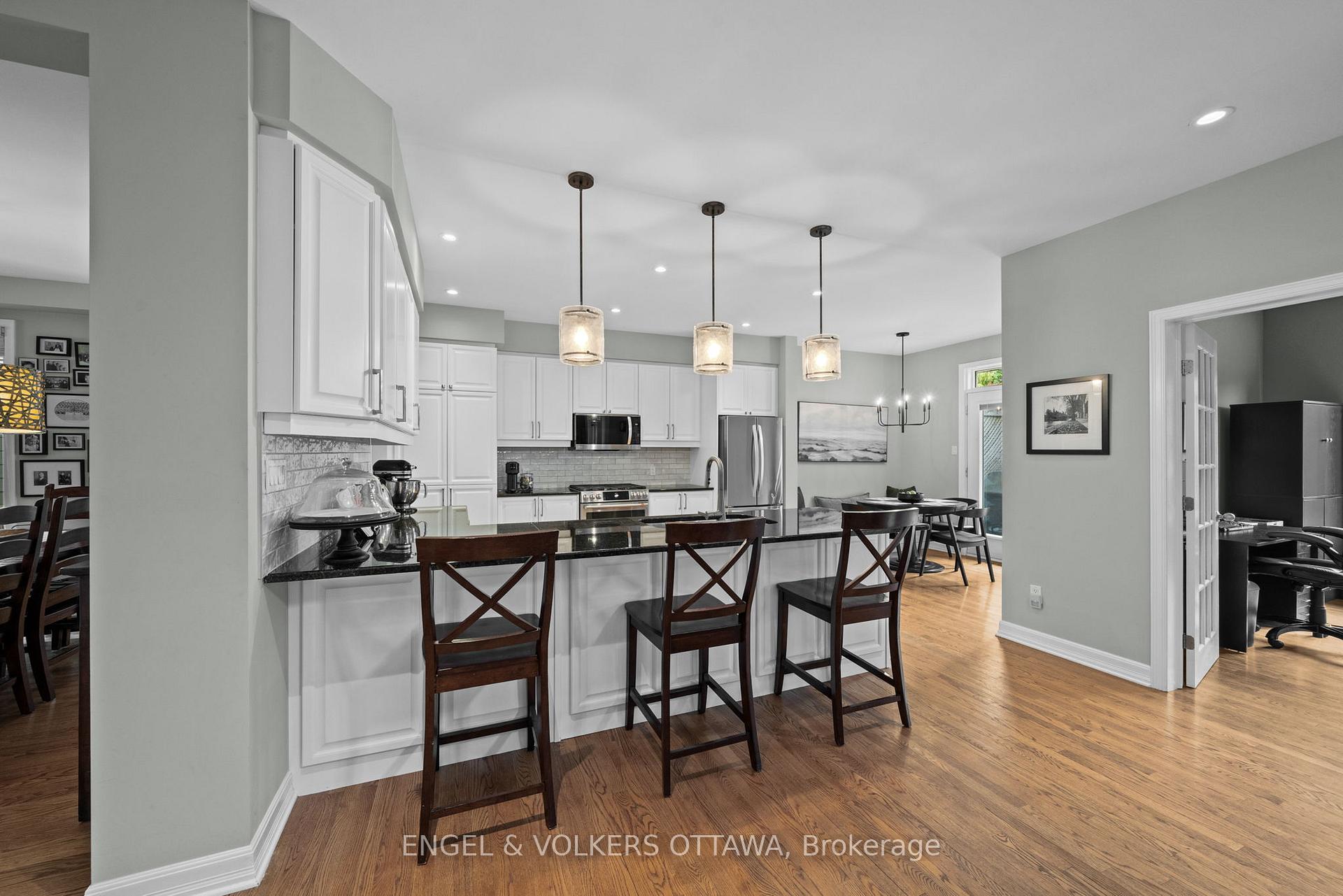 Photo 10 of 564 Erinwoods Circle, Ottawa, Barrhaven - Stonebridge — HOMEH