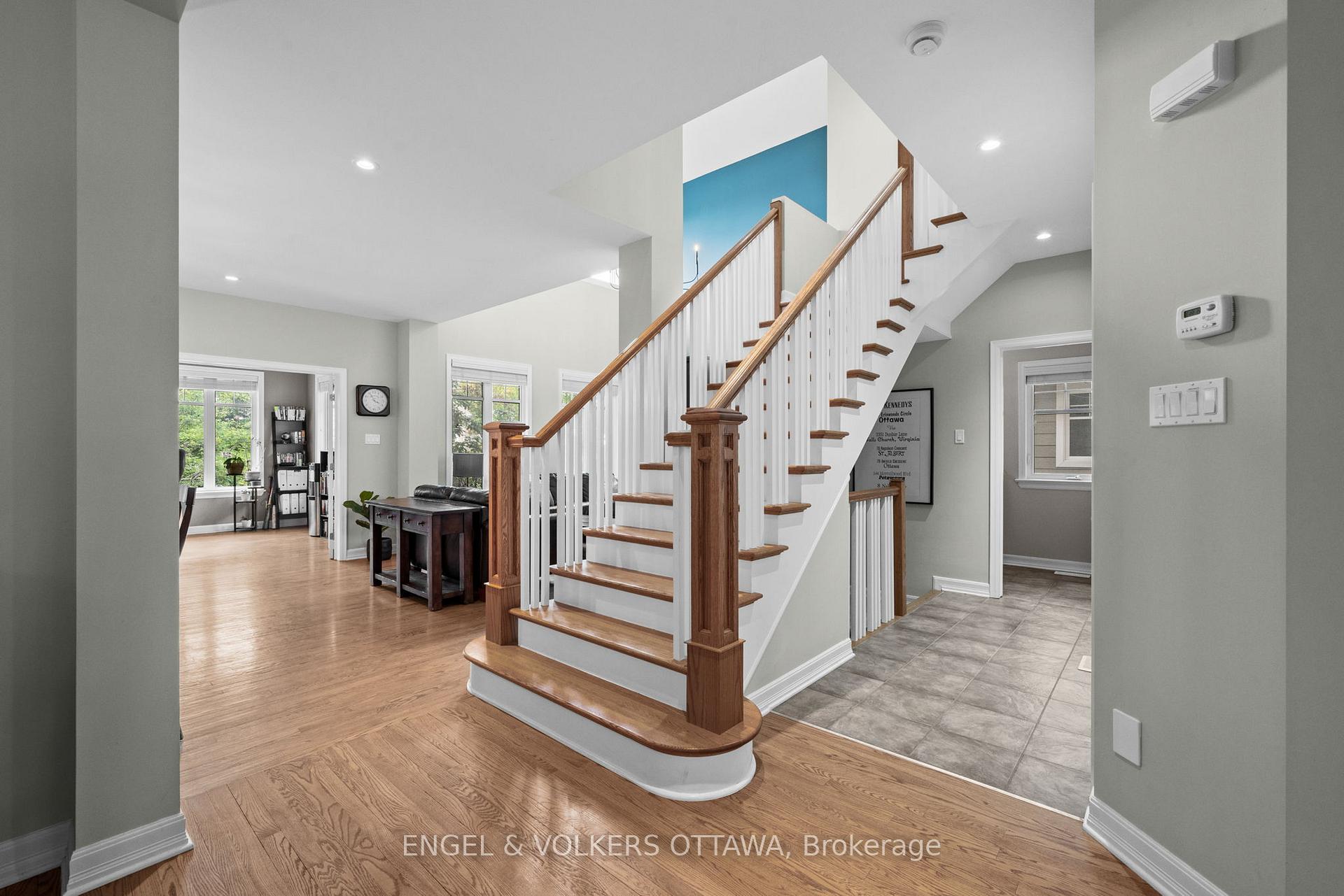 Photo 18 of 564 Erinwoods Circle, Ottawa, Barrhaven - Stonebridge — HOMEH