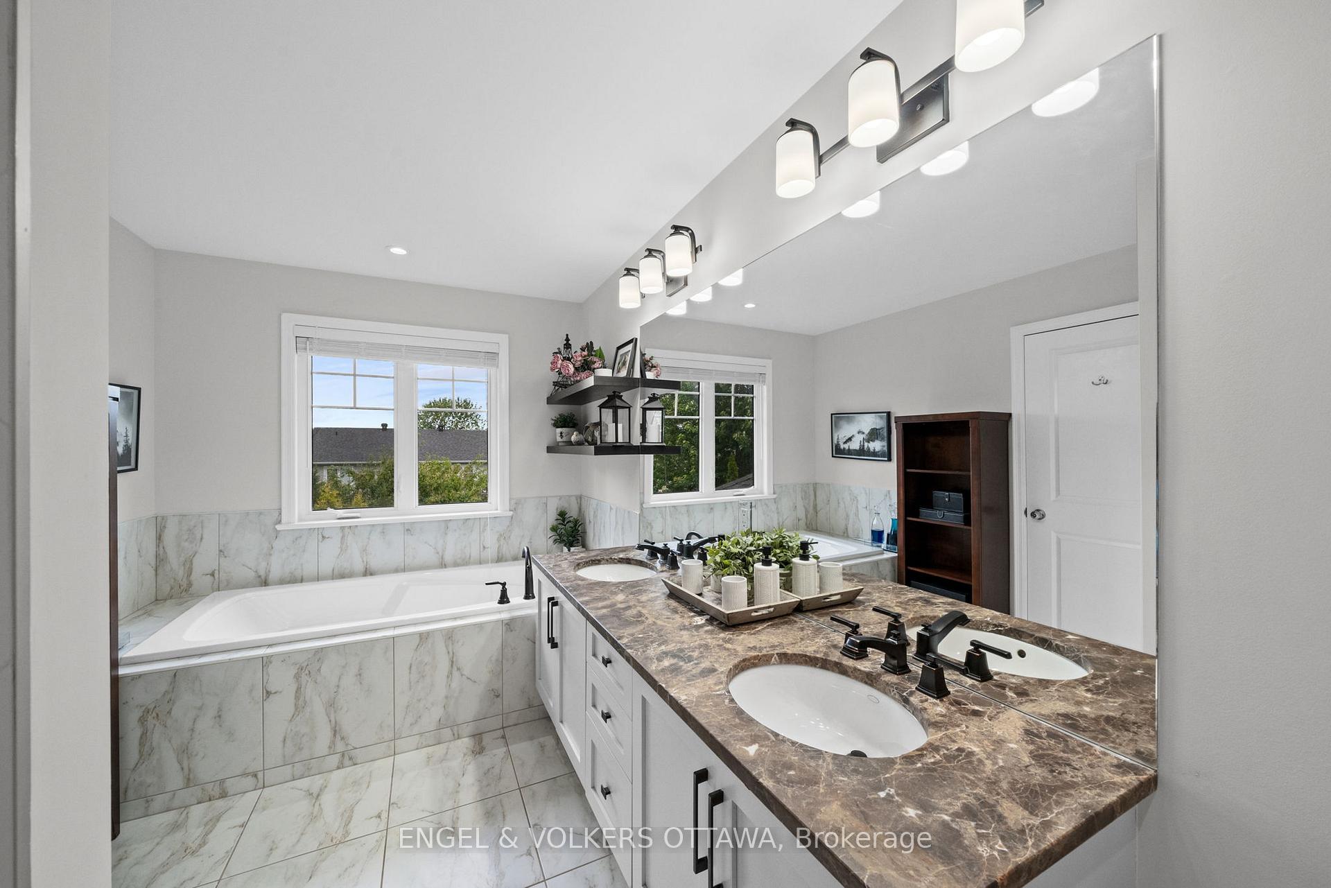 Photo 23 of 564 Erinwoods Circle, Ottawa, Barrhaven - Stonebridge — HOMEH
