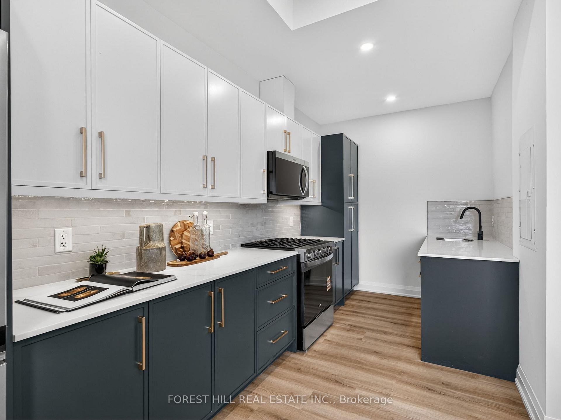 Photo 10 of Unit D, 5 Hopperton Drive, North York, St. Andrew-Windfields — HOMEH