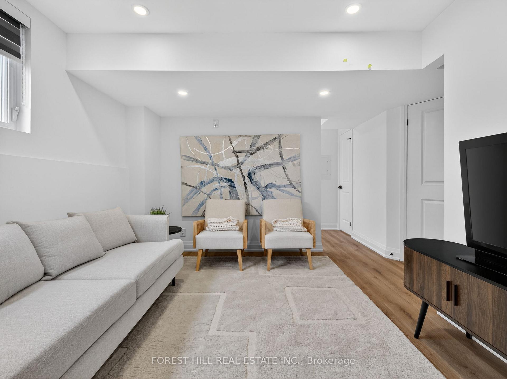 Photo 33 of Unit D, 5 Hopperton Drive, North York, St. Andrew-Windfields — HOMEH