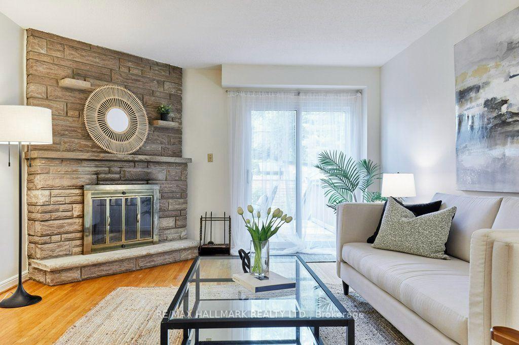 Photo 10 of 20 Pine Avenue, Toronto, The Beaches — HOMEH