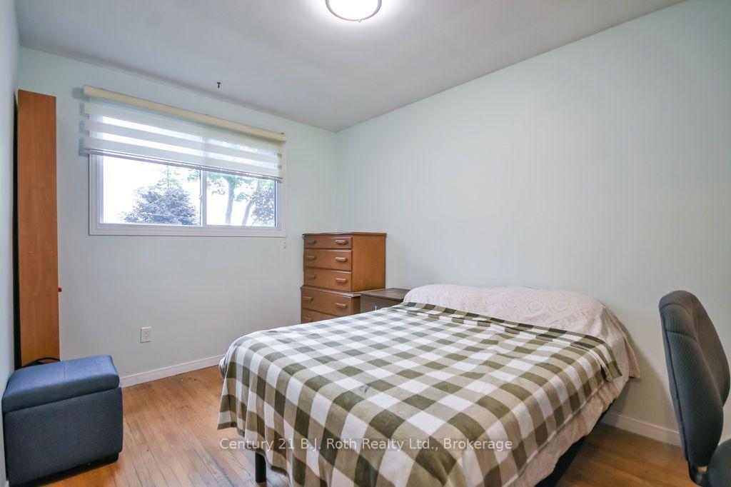 Photo 10 of 299 Bay Street, Orillia — HOMEH