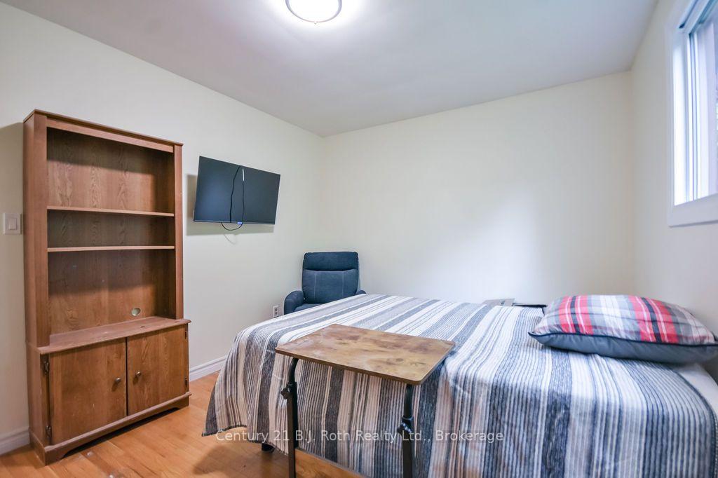 Photo 11 of 299 Bay Street, Orillia — HOMEH