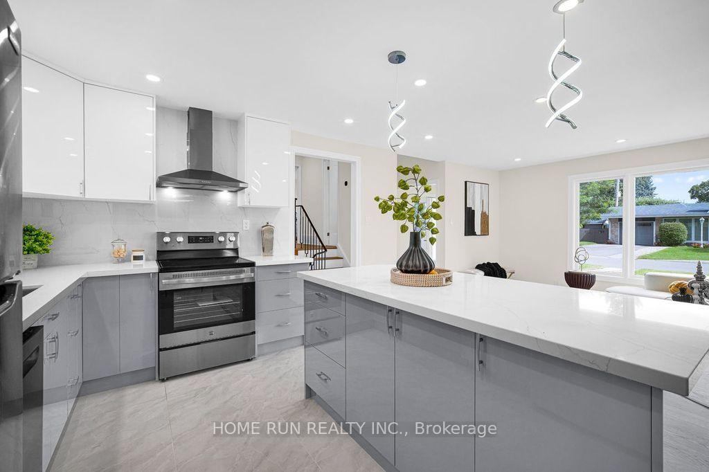Photo 16 of 50 Ullswater Drive, Ottawa, Crystal Beach — HOMEH