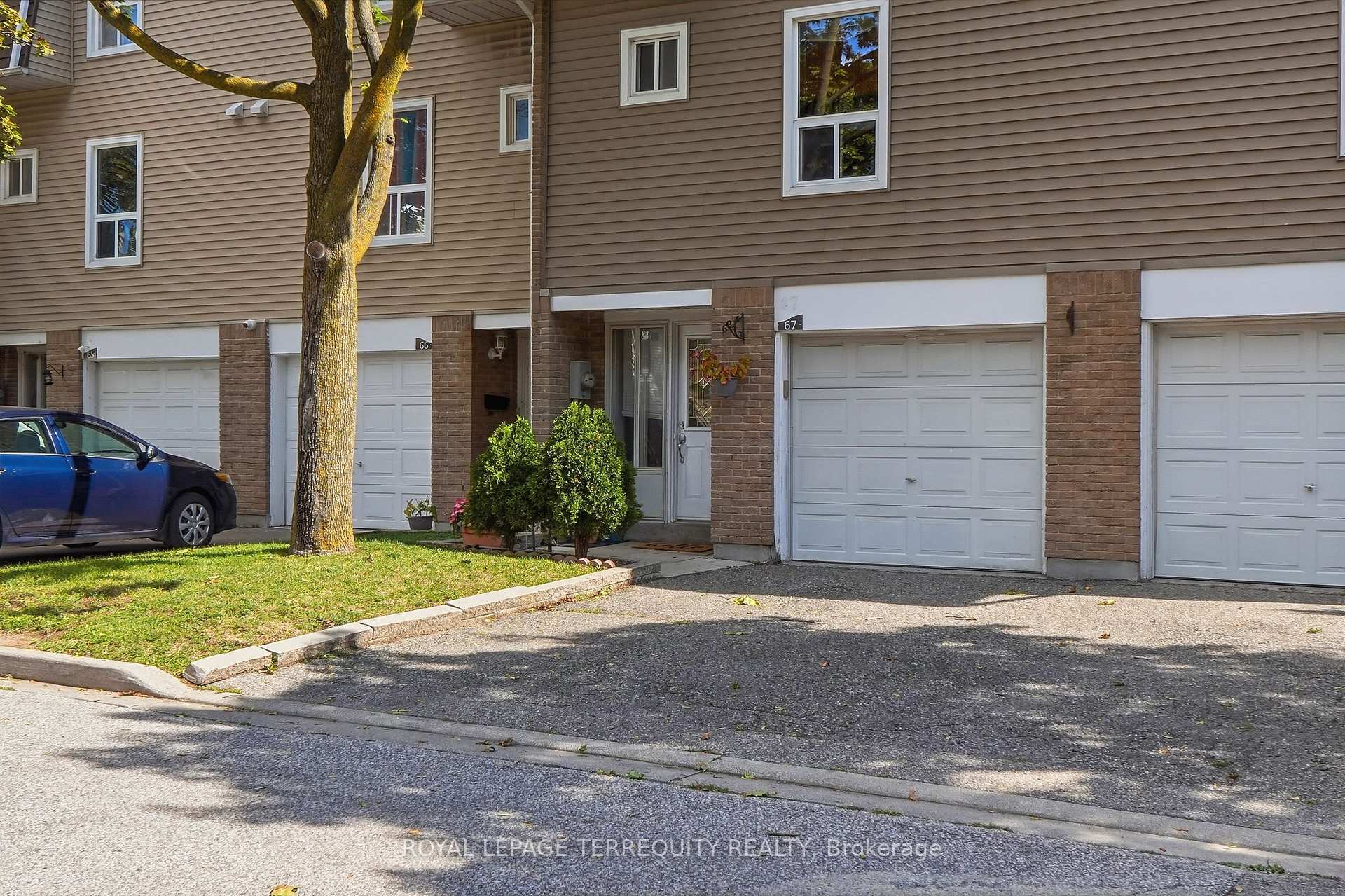 Photo 5 of Unit 67, 67 Enmount Drive, Brampton, Southgate — HOMEH