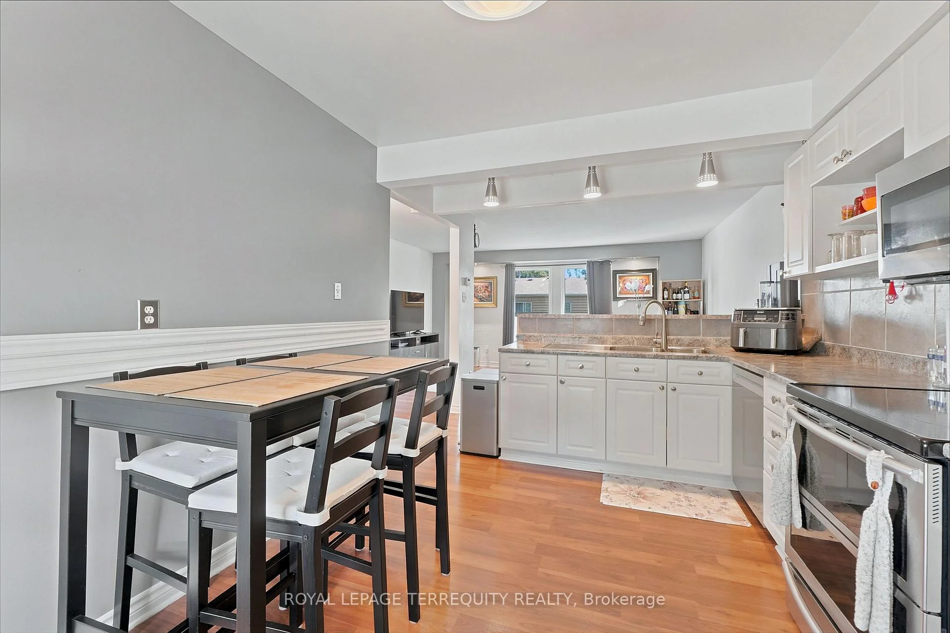 Photo 11 of Unit 67, 67 Enmount Drive, Brampton, Southgate — HOMEH