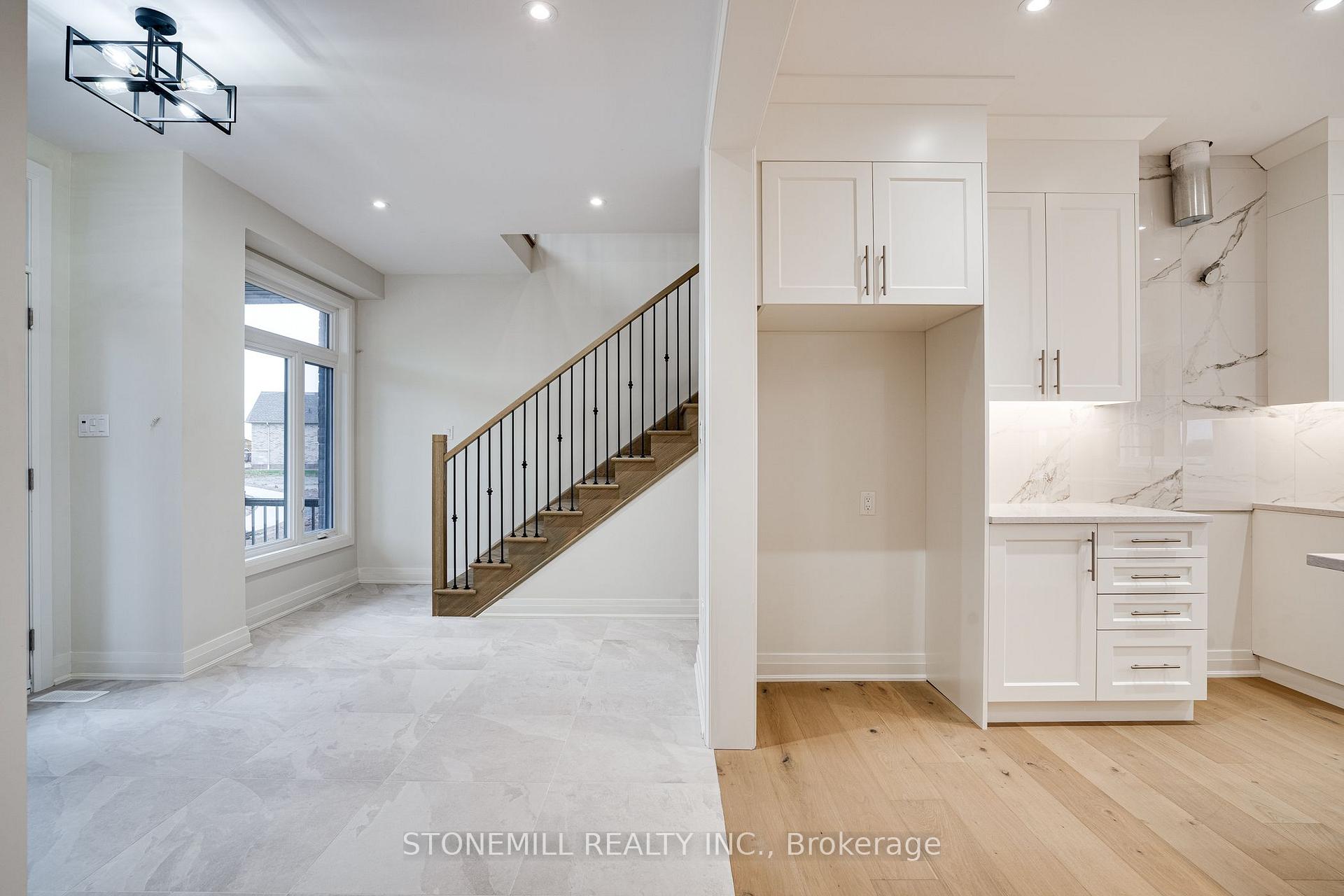 Photo 5 of 239 Midland Place, Welland, Hwy 406/Welland — HOMEH