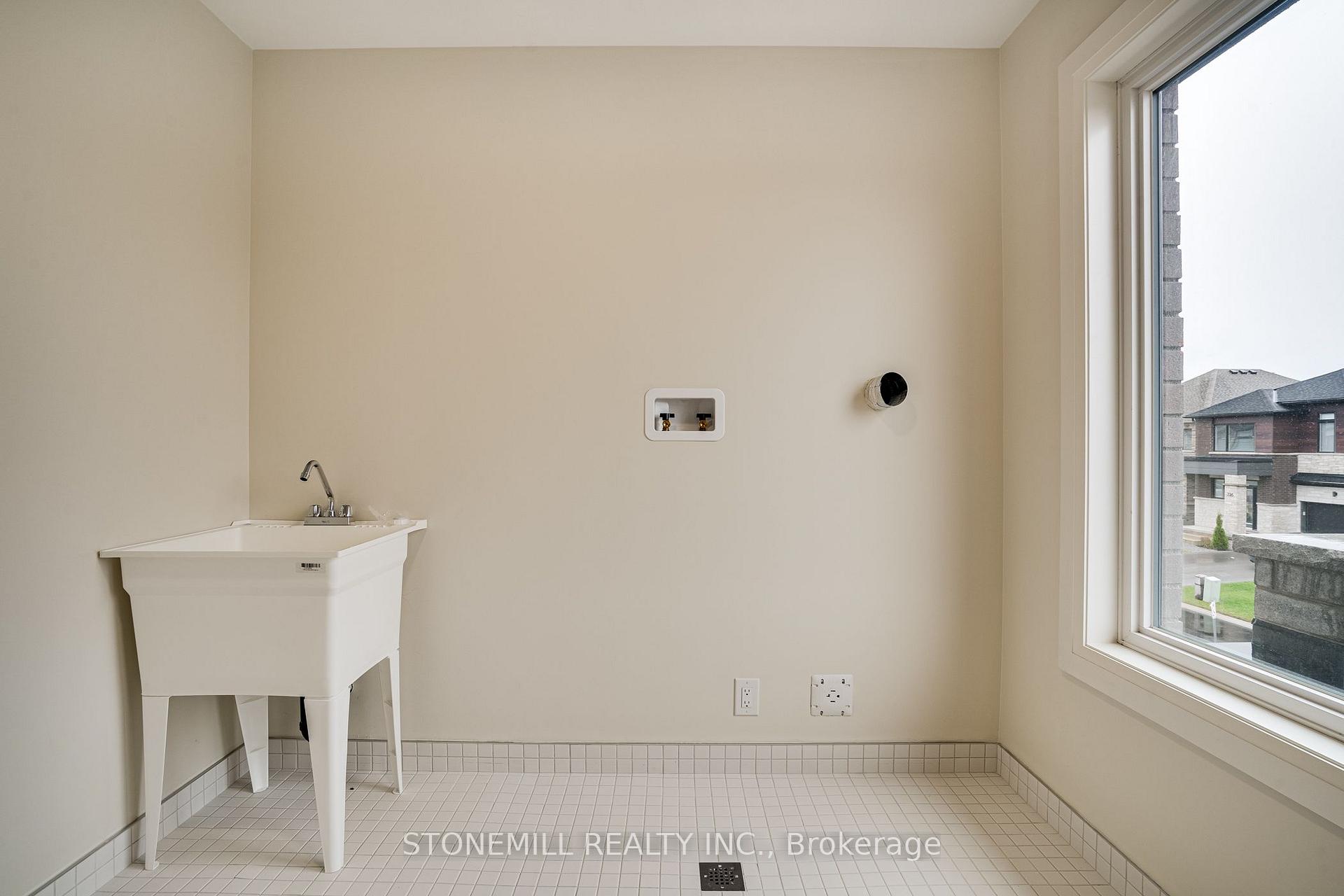 Photo 26 of 239 Midland Place, Welland, Hwy 406/Welland — HOMEH