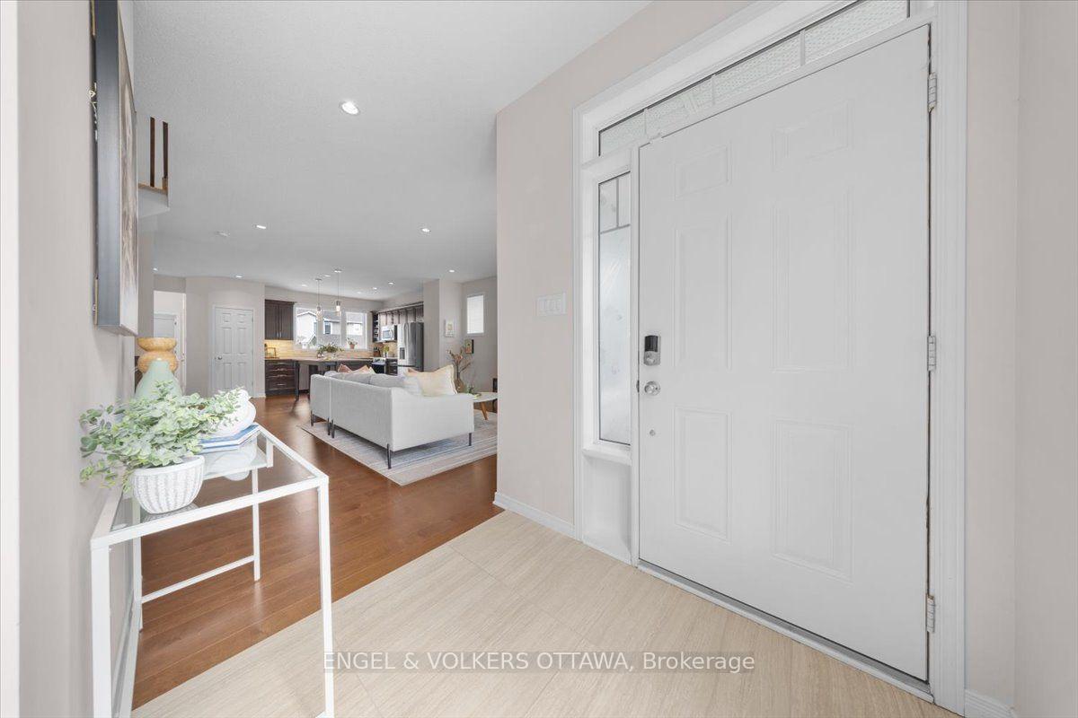 Photo 4 of 429 Sweetflag Street, Ottawa, Barrhaven - Longfields — HOMEH