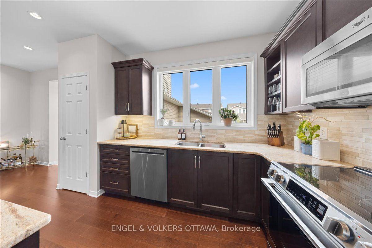 Photo 14 of 429 Sweetflag Street, Ottawa, Barrhaven - Longfields — HOMEH
