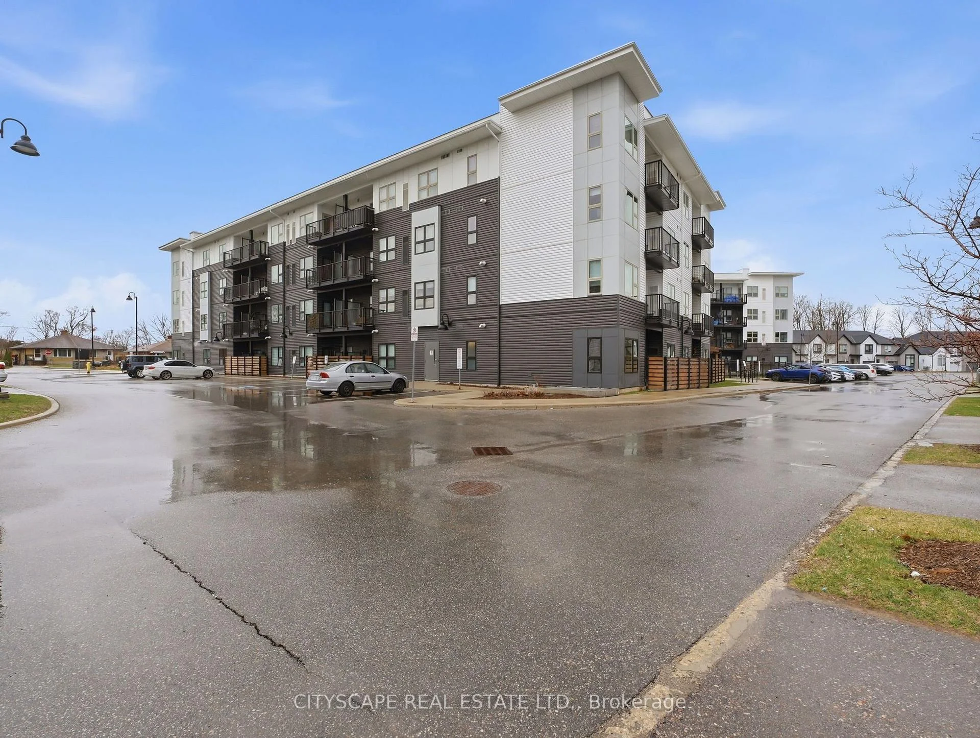 Photo 4 of Unit 138, 110 Fergus Avenue, Kitchener, Stanley Park — HOMEH