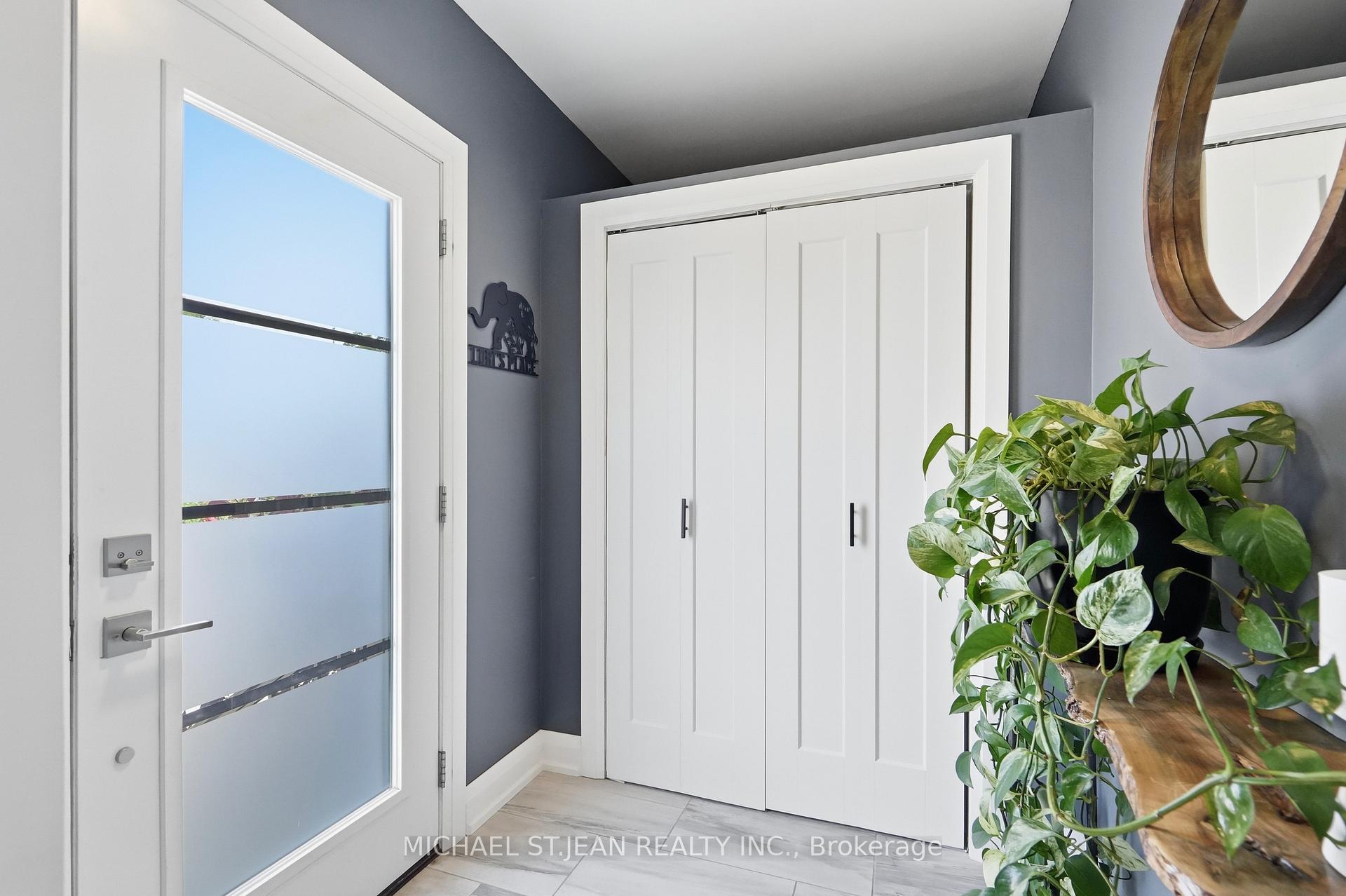 Photo 8 of 58 Tragina Avenue S, Hamilton, Bartonville — HOMEH