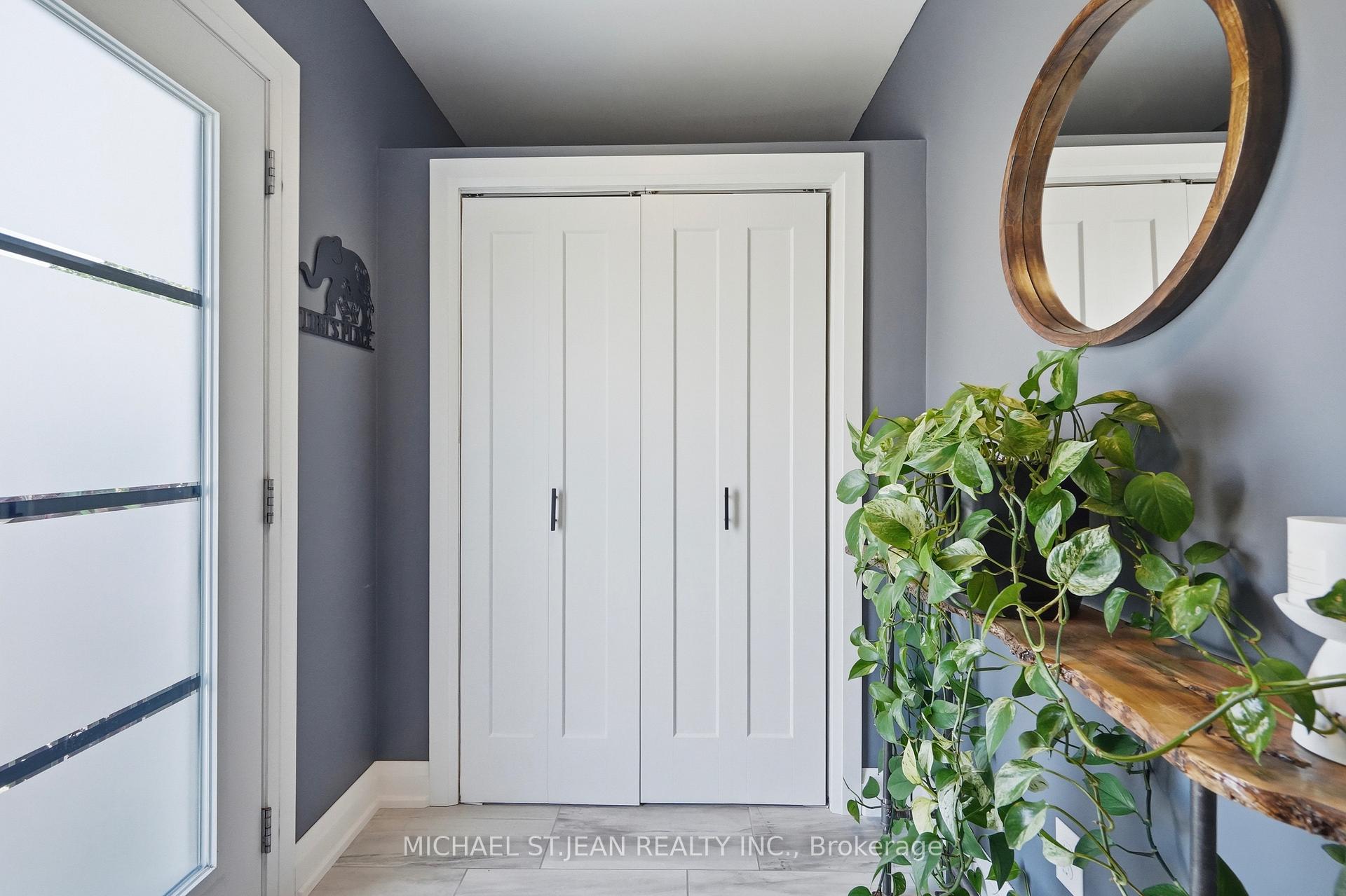 Photo 9 of 58 Tragina Avenue S, Hamilton, Bartonville — HOMEH