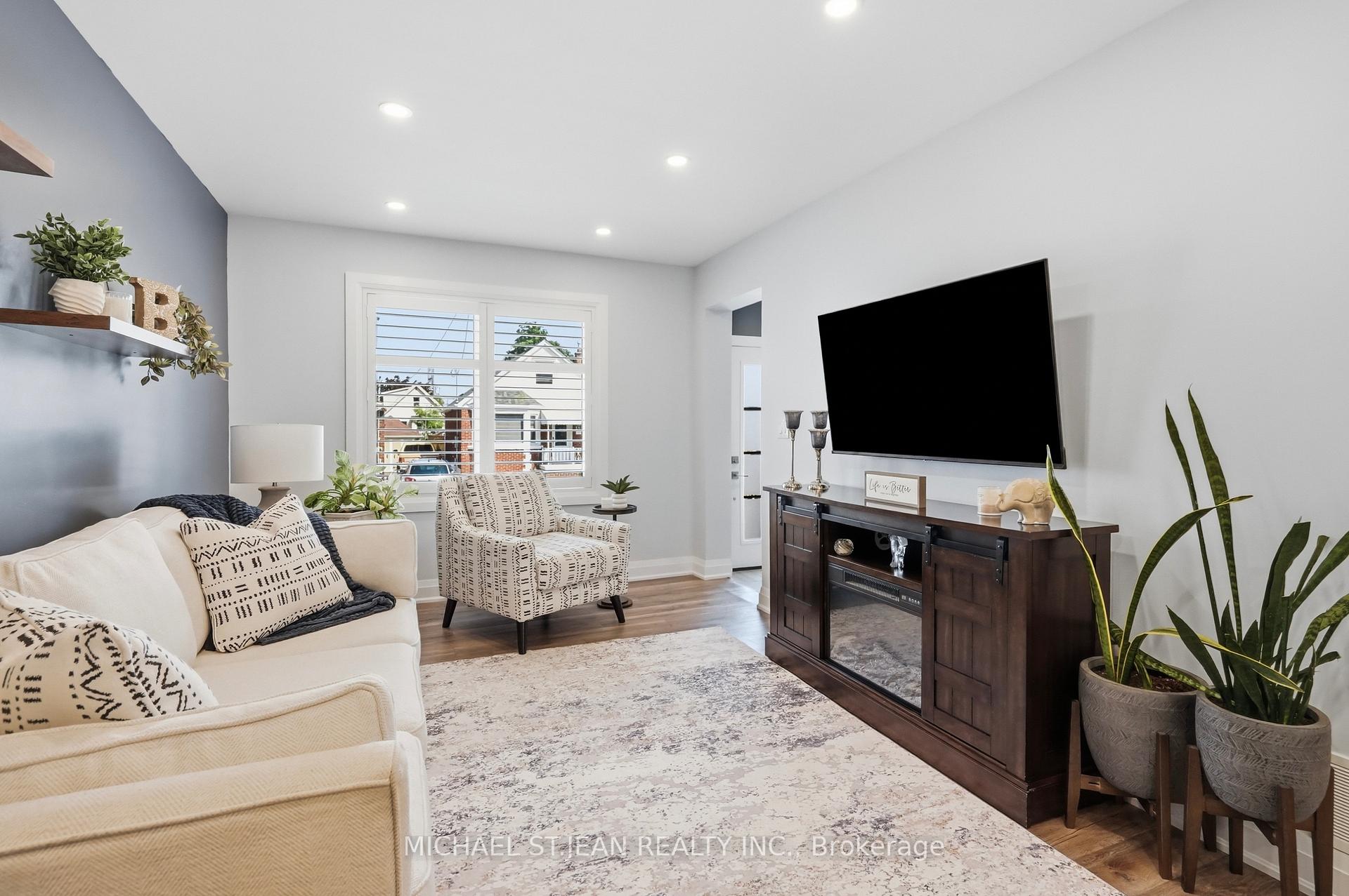 Photo 15 of 58 Tragina Avenue S, Hamilton, Bartonville — HOMEH