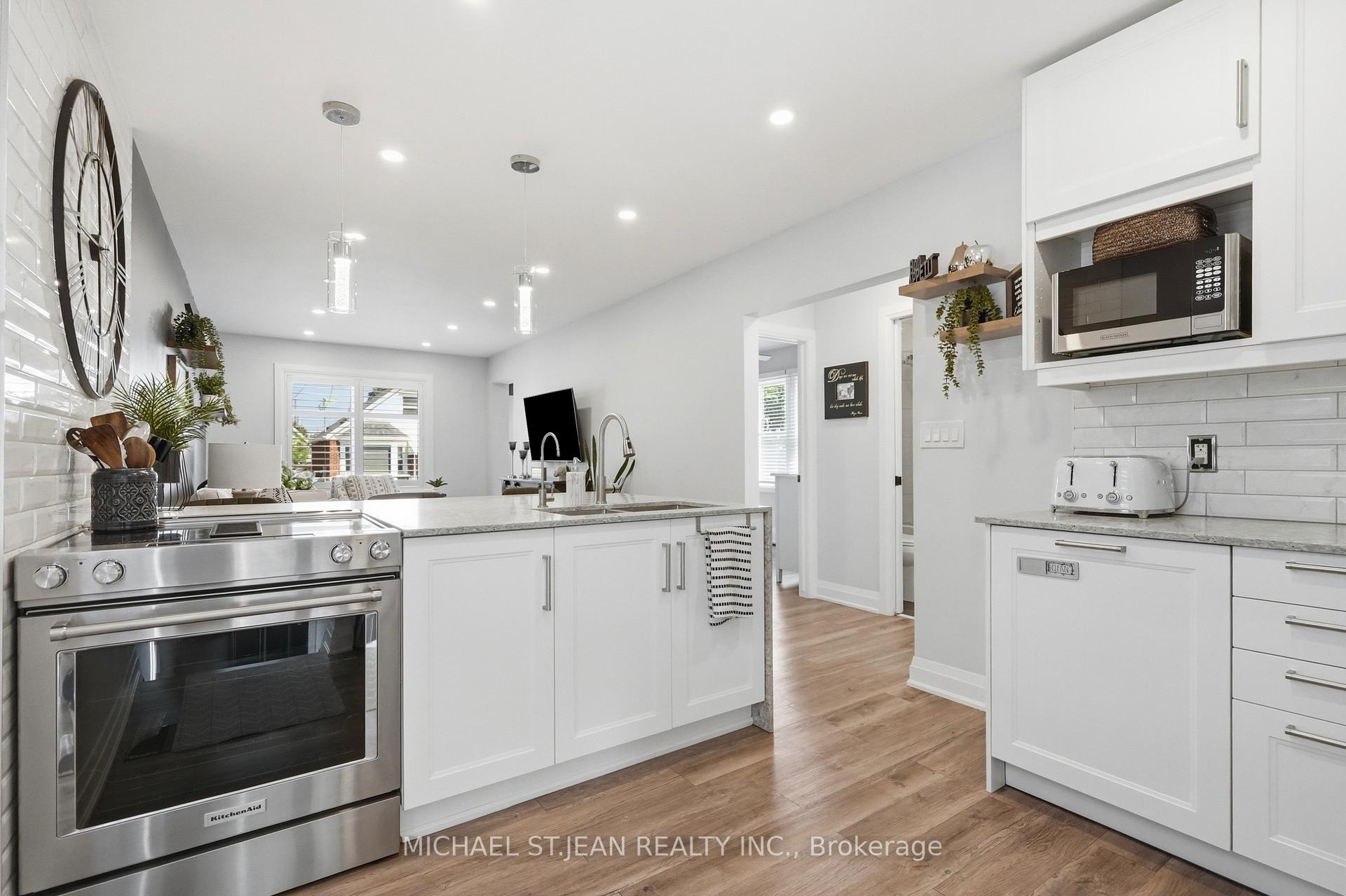 Photo 18 of 58 Tragina Avenue S, Hamilton, Bartonville — HOMEH