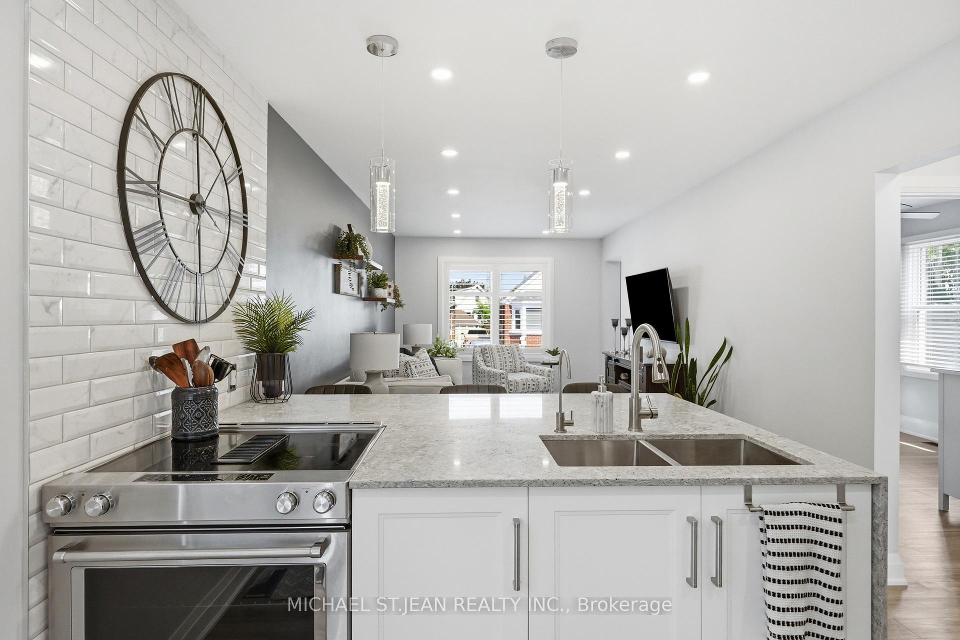 Photo 19 of 58 Tragina Avenue S, Hamilton, Bartonville — HOMEH