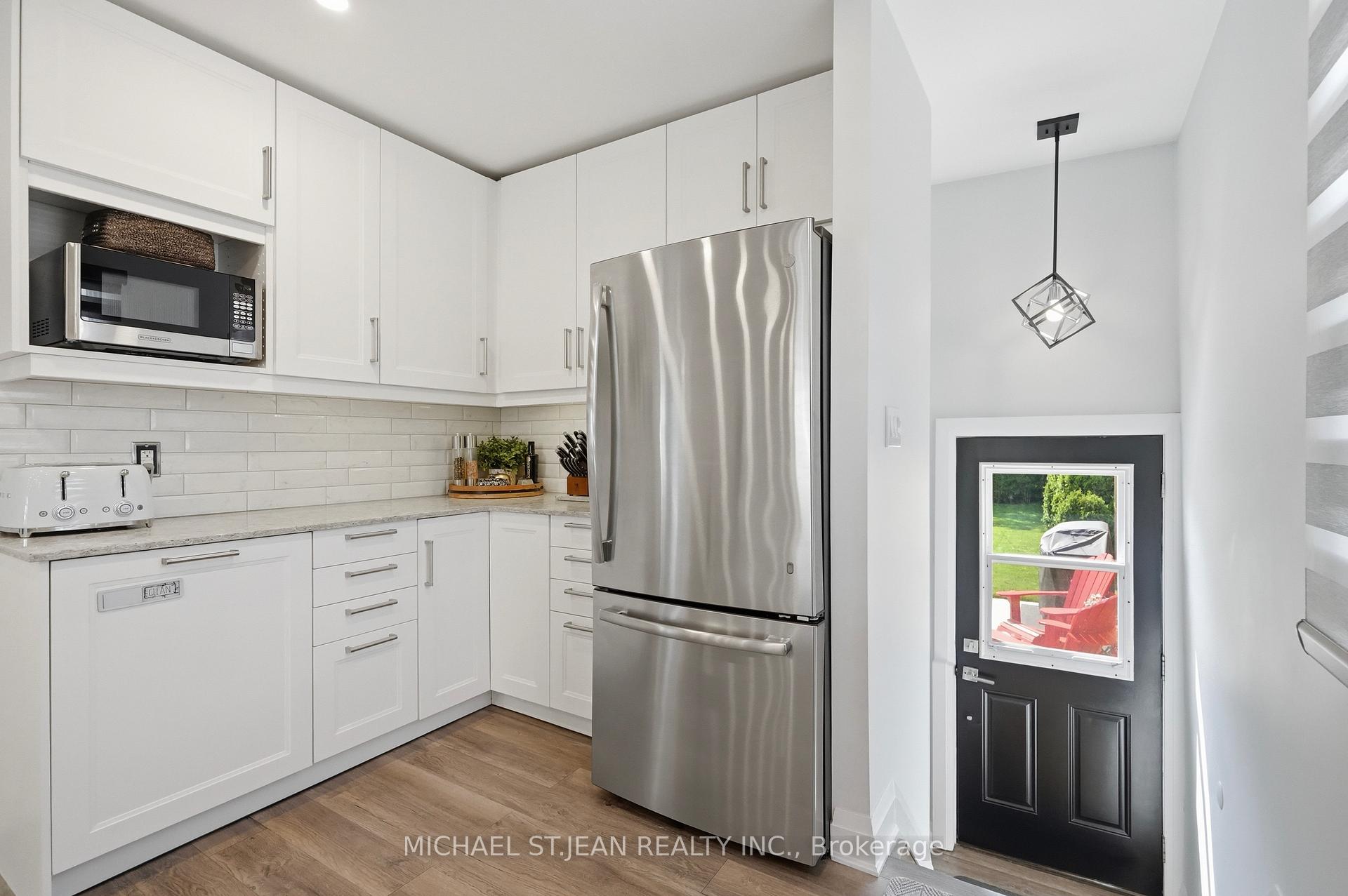 Photo 22 of 58 Tragina Avenue S, Hamilton, Bartonville — HOMEH