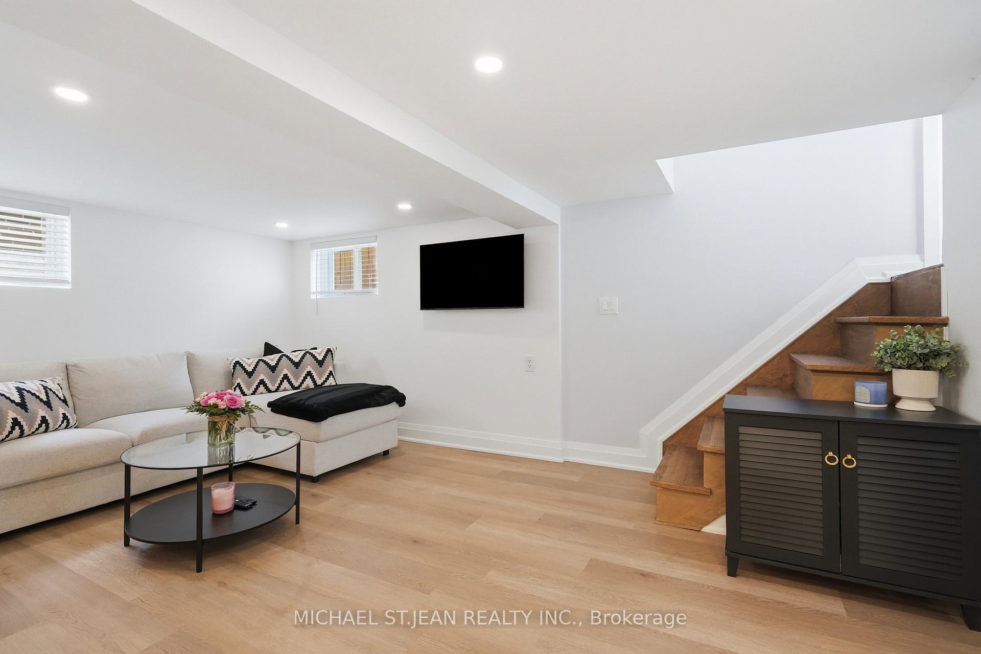 Photo 31 of 58 Tragina Avenue S, Hamilton, Bartonville — HOMEH