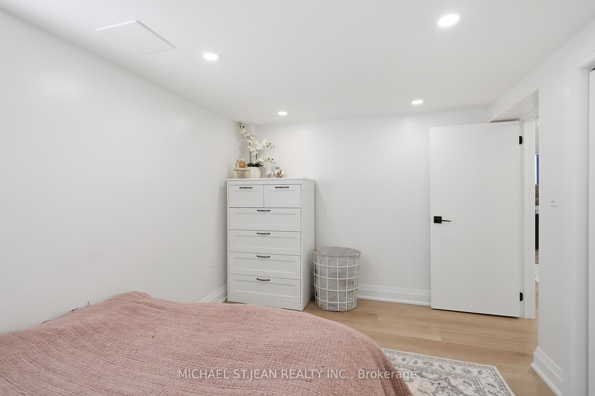 Photo 33 of 58 Tragina Avenue S, Hamilton, Bartonville — HOMEH