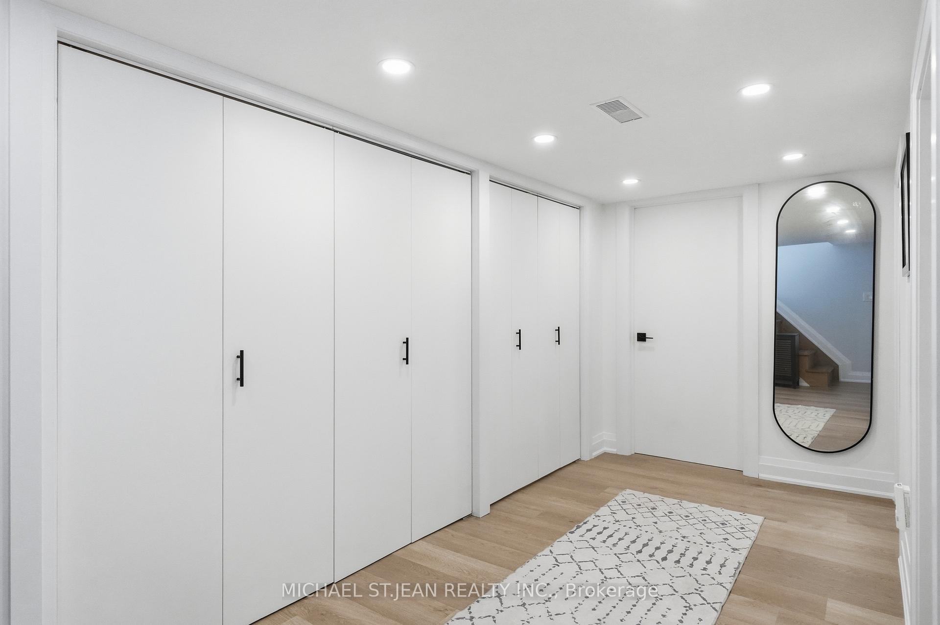 Photo 34 of 58 Tragina Avenue S, Hamilton, Bartonville — HOMEH