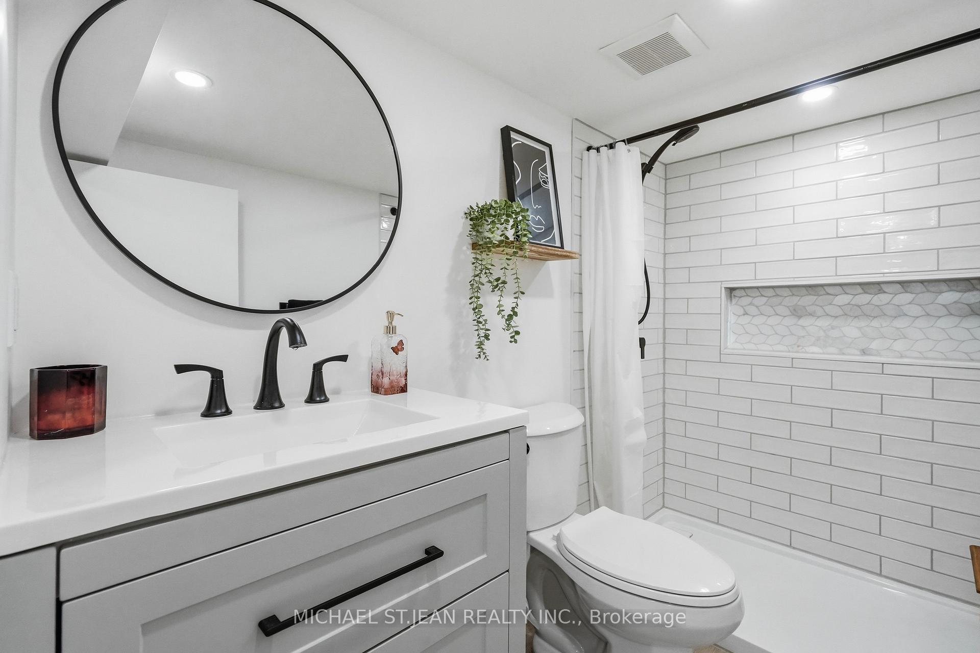 Photo 37 of 58 Tragina Avenue S, Hamilton, Bartonville — HOMEH