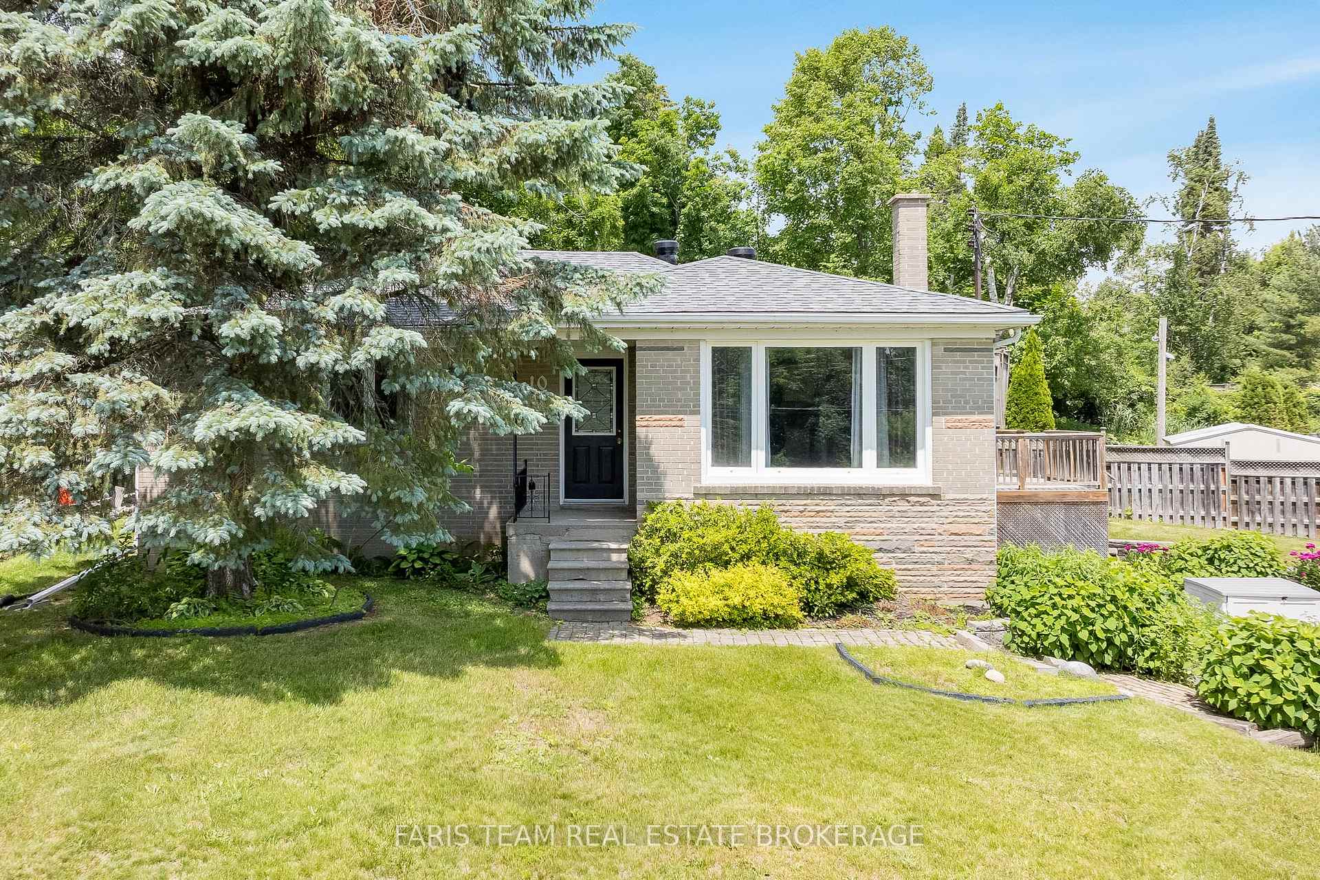 Photo 2 of 10 Karen Crescent, Orillia — HOMEH